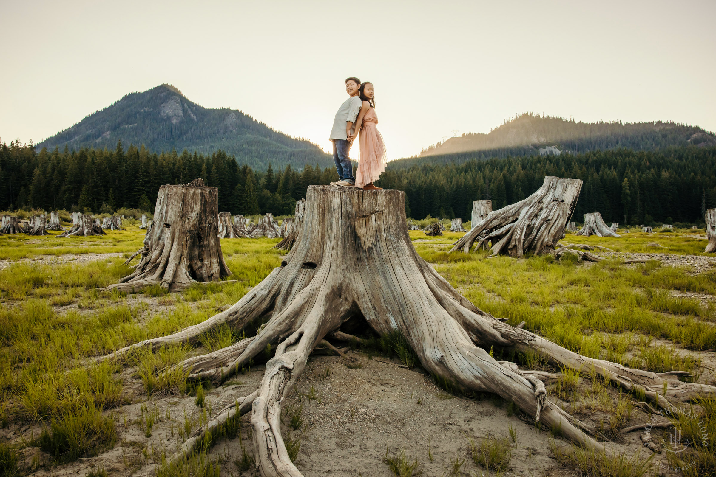 Cascade Mountain adventure family photography session by Snoqualmie family photographer James Thomas Long Photography