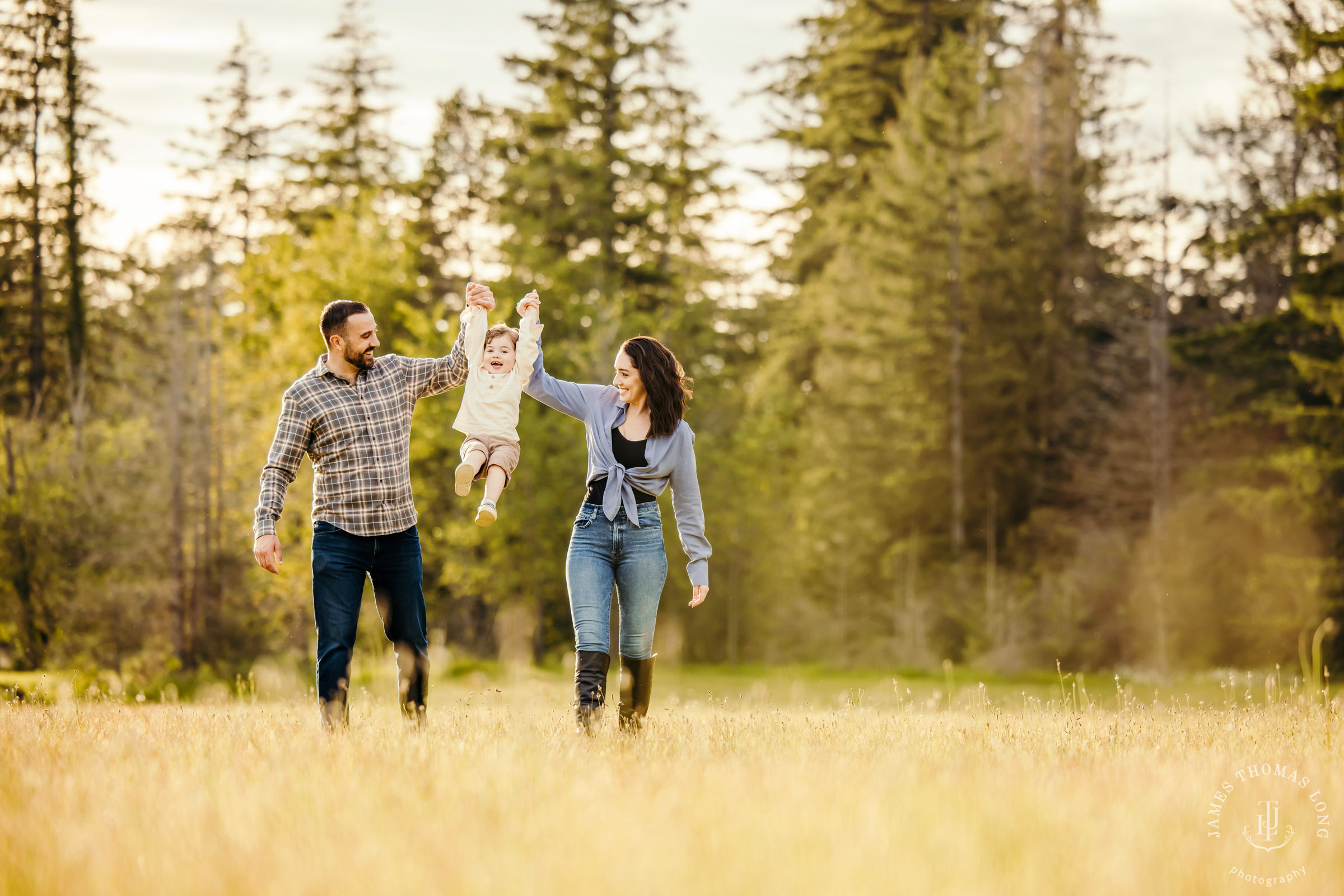 North Bend Snoqualmie Valley family session by Snoqualmie family photographer James Thomas Long Photography