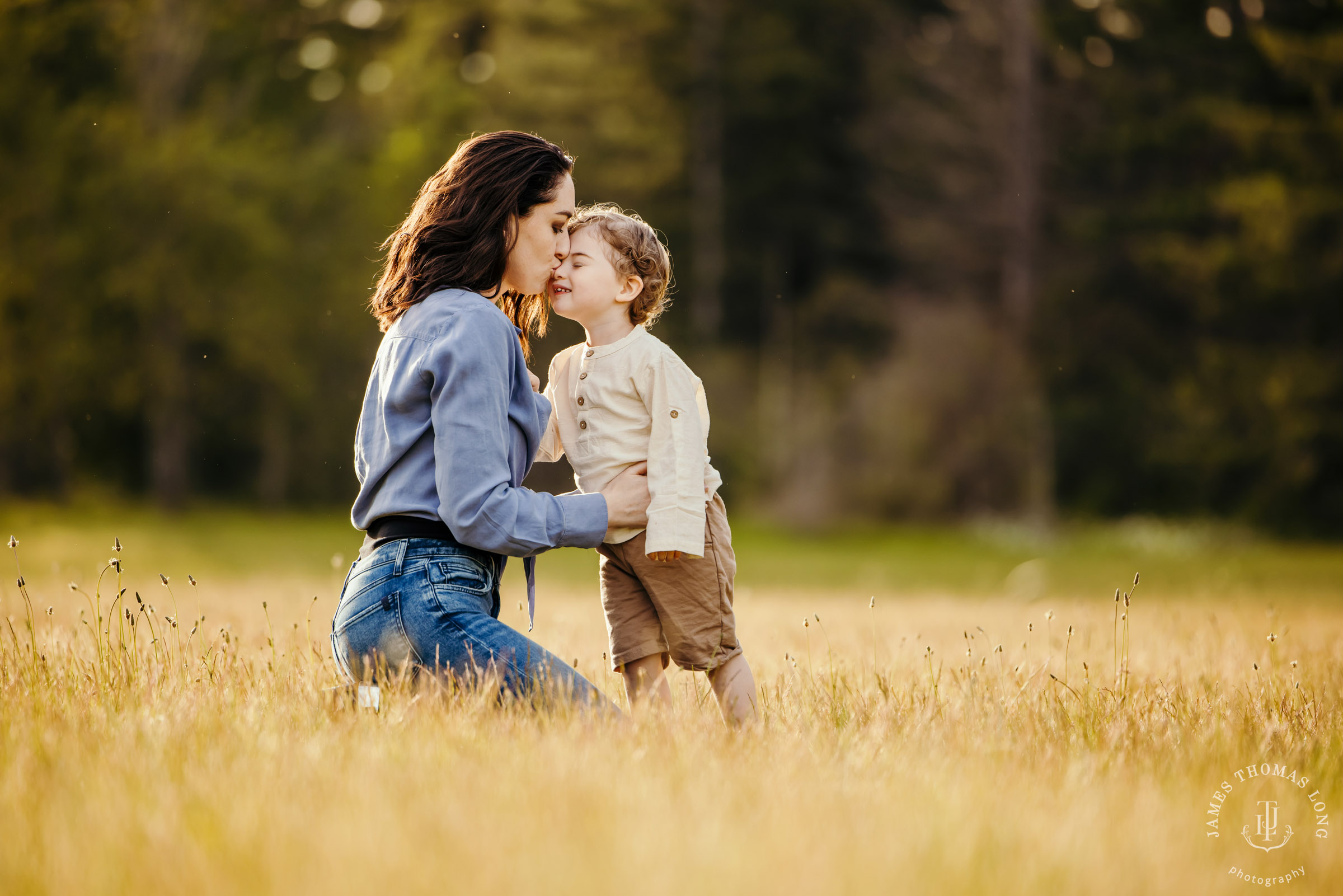 North Bend Snoqualmie Valley family session by Snoqualmie family photographer James Thomas Long Photography