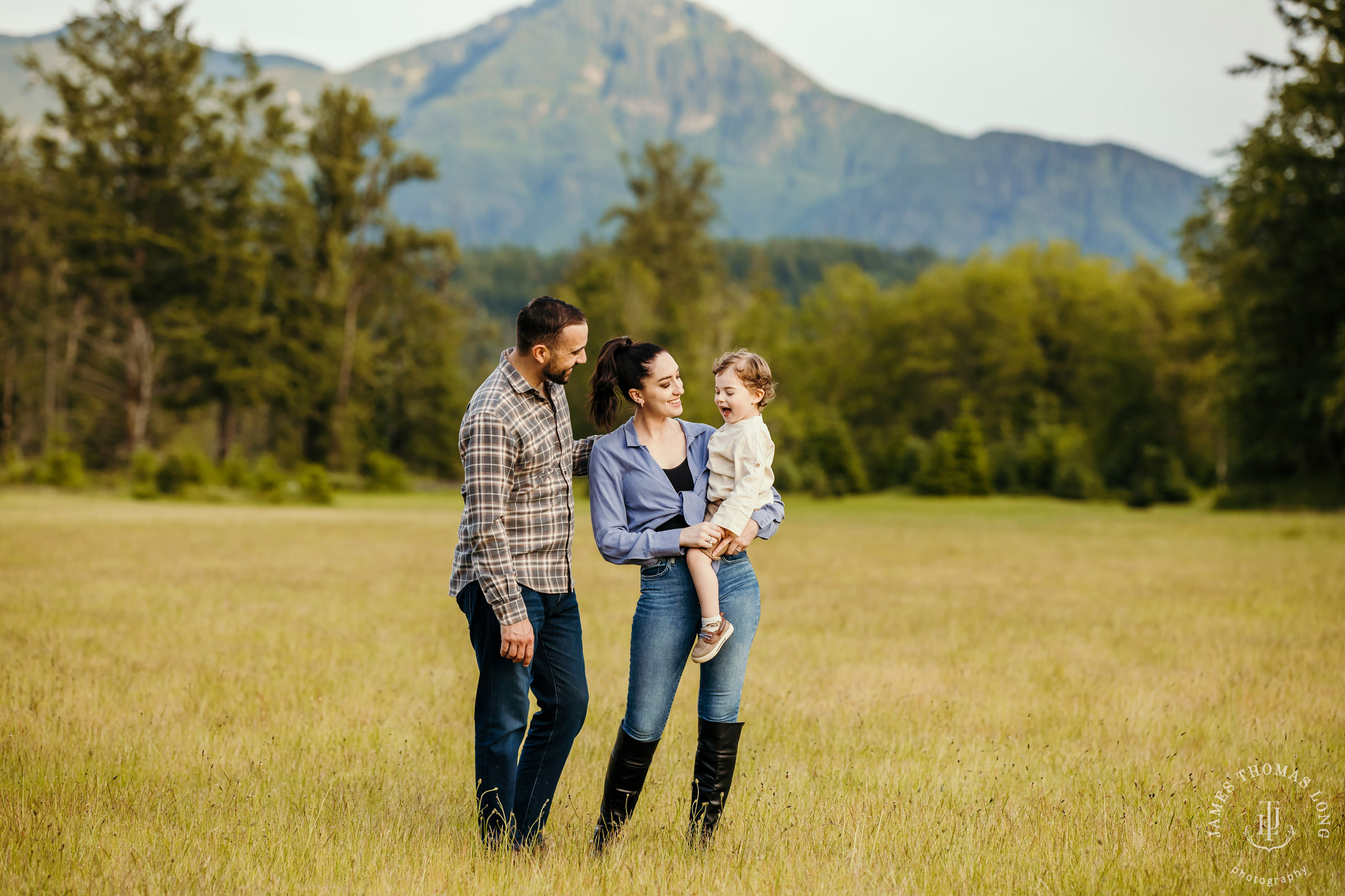 North Bend Snoqualmie Valley family session by Snoqualmie family photographer James Thomas Long Photography