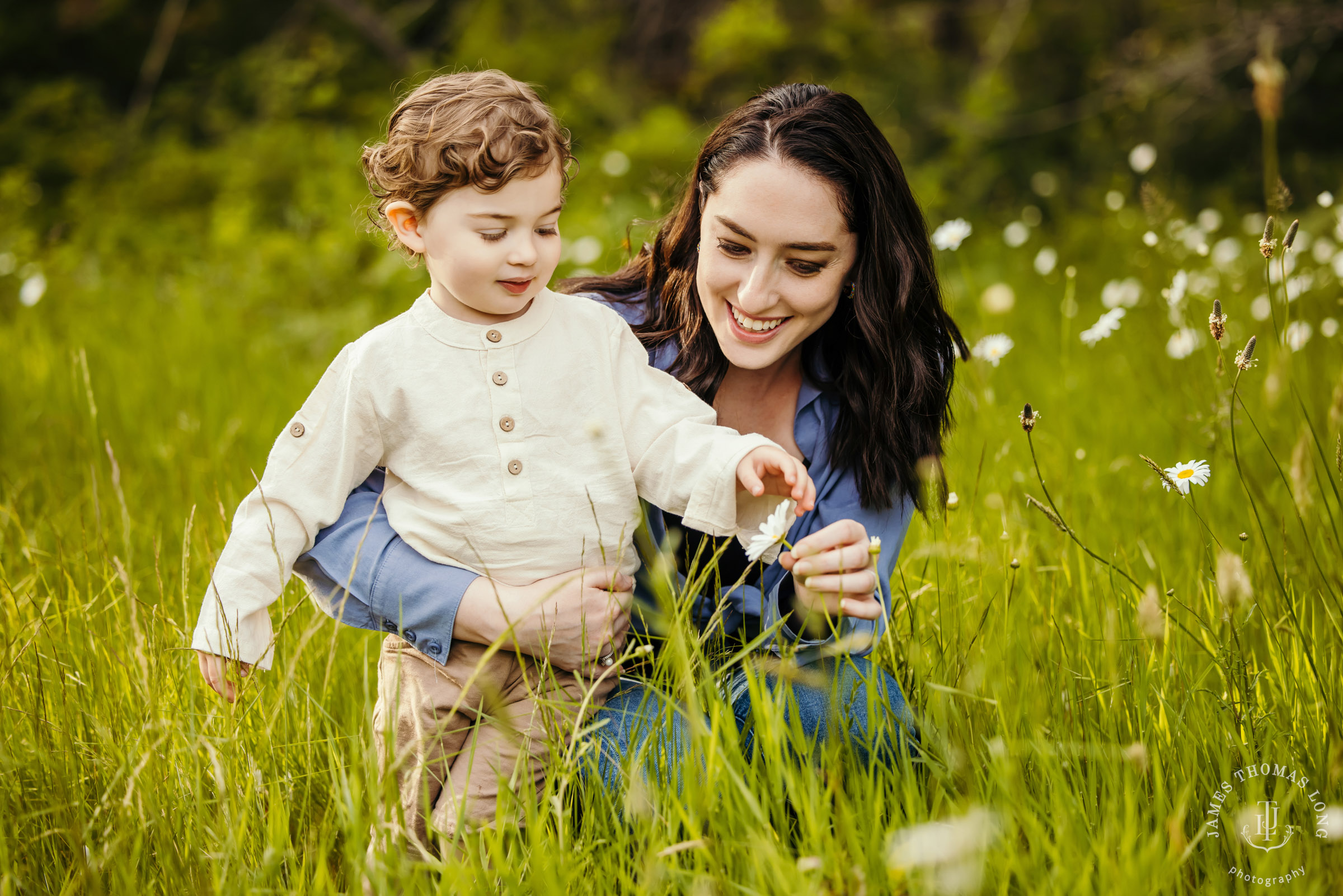 North Bend Snoqualmie Valley family session by Snoqualmie family photographer James Thomas Long Photography