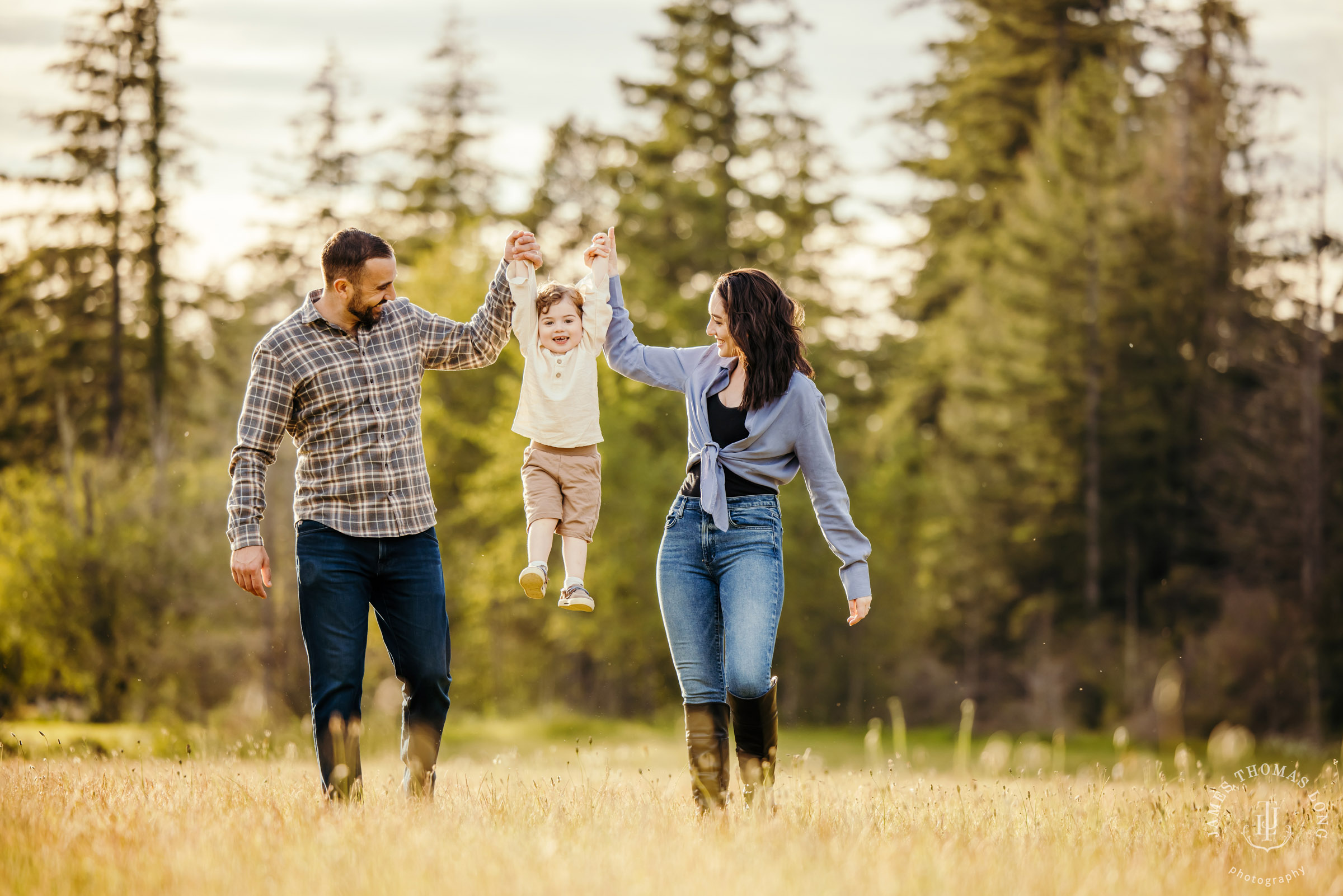 North Bend Snoqualmie Valley family session by Snoqualmie family photographer James Thomas Long Photography