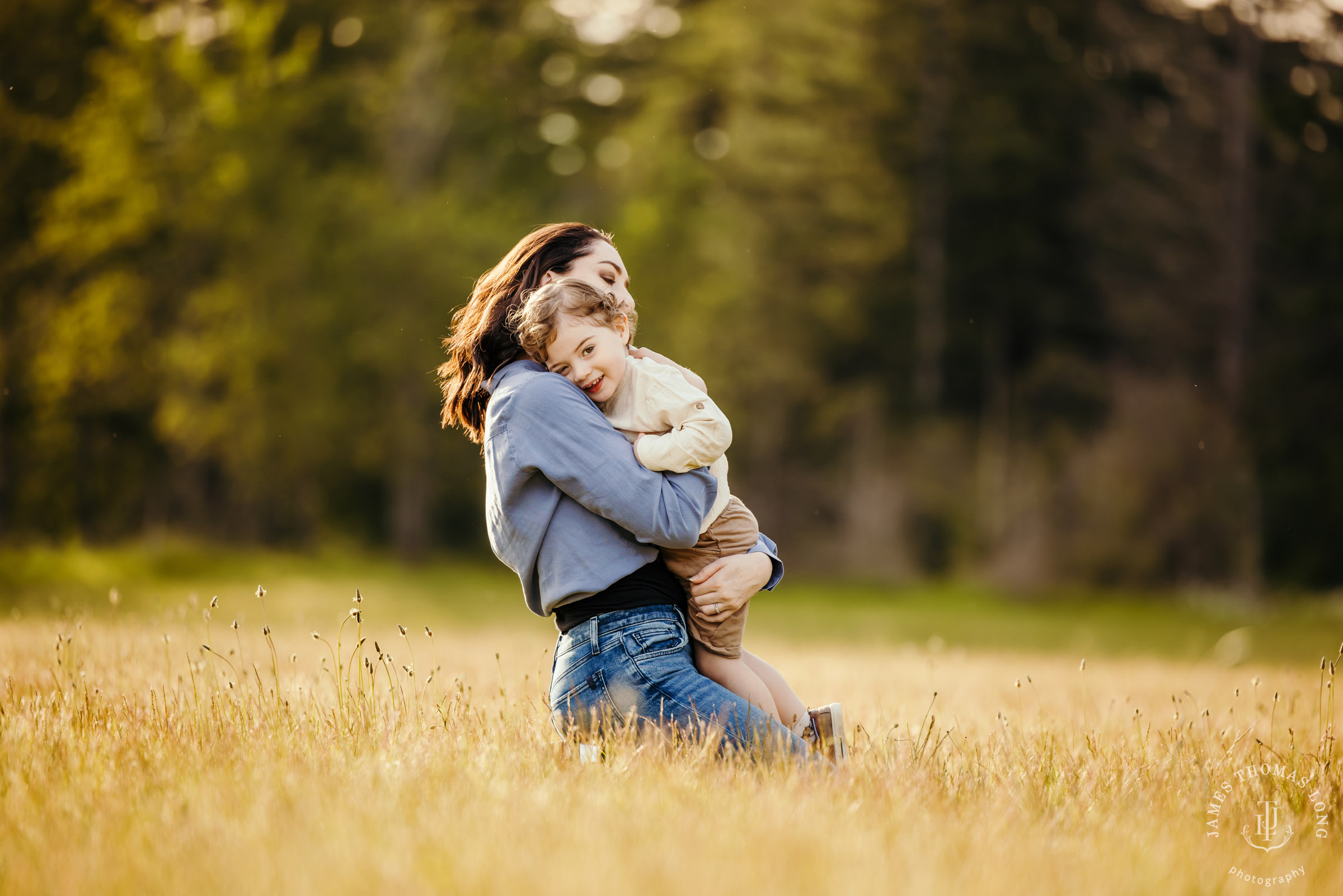 North Bend Snoqualmie Valley family session by Snoqualmie family photographer James Thomas Long Photography