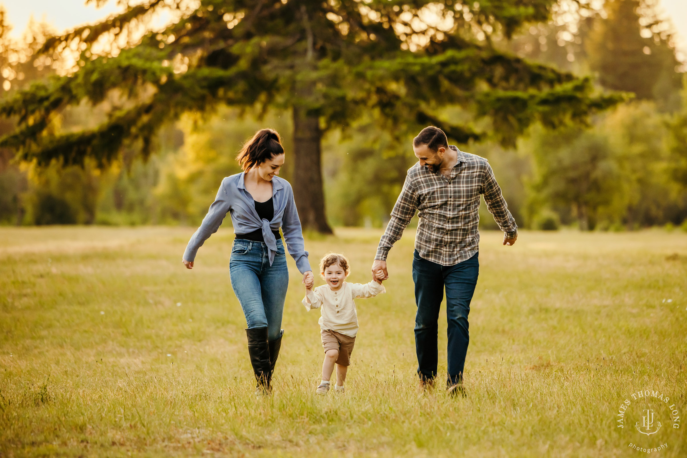 North Bend Snoqualmie Valley family session by Snoqualmie family photographer James Thomas Long Photography