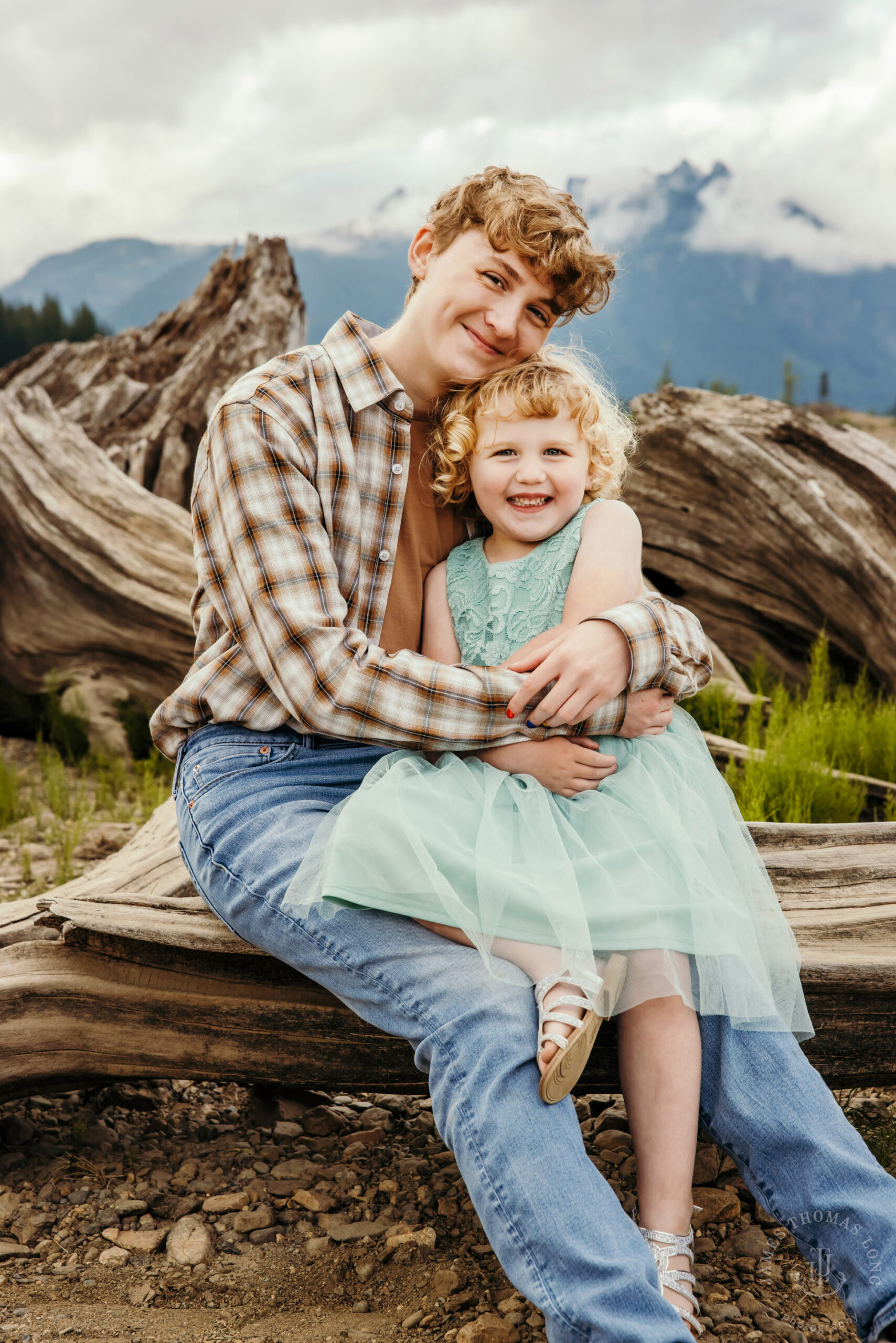 Cascade Mountain adventure family photography session by Snoqualmie family photographer James Thomas Long Photography