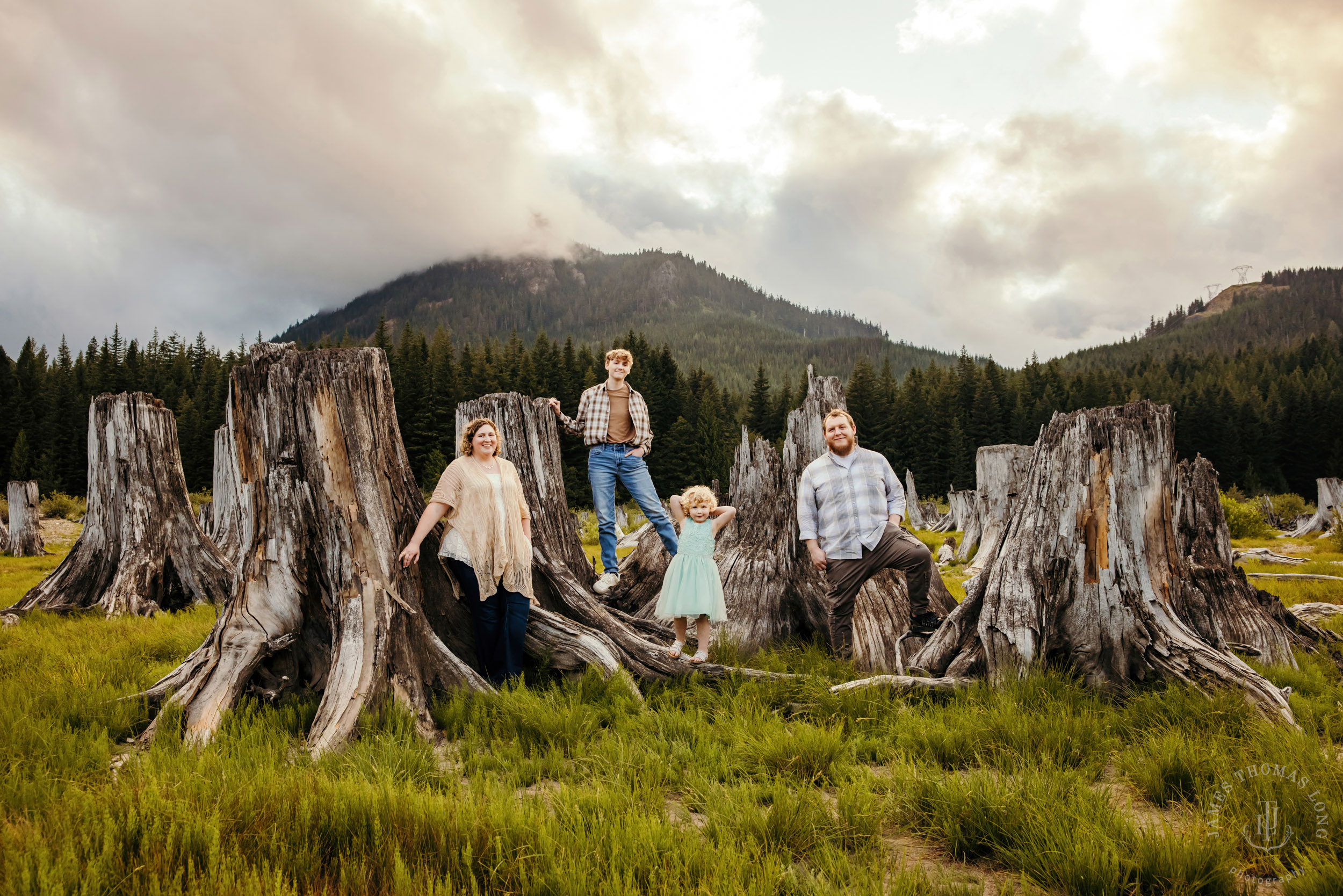 Cascade Mountain adventure family photography session by Snoqualmie family photographer James Thomas Long Photography