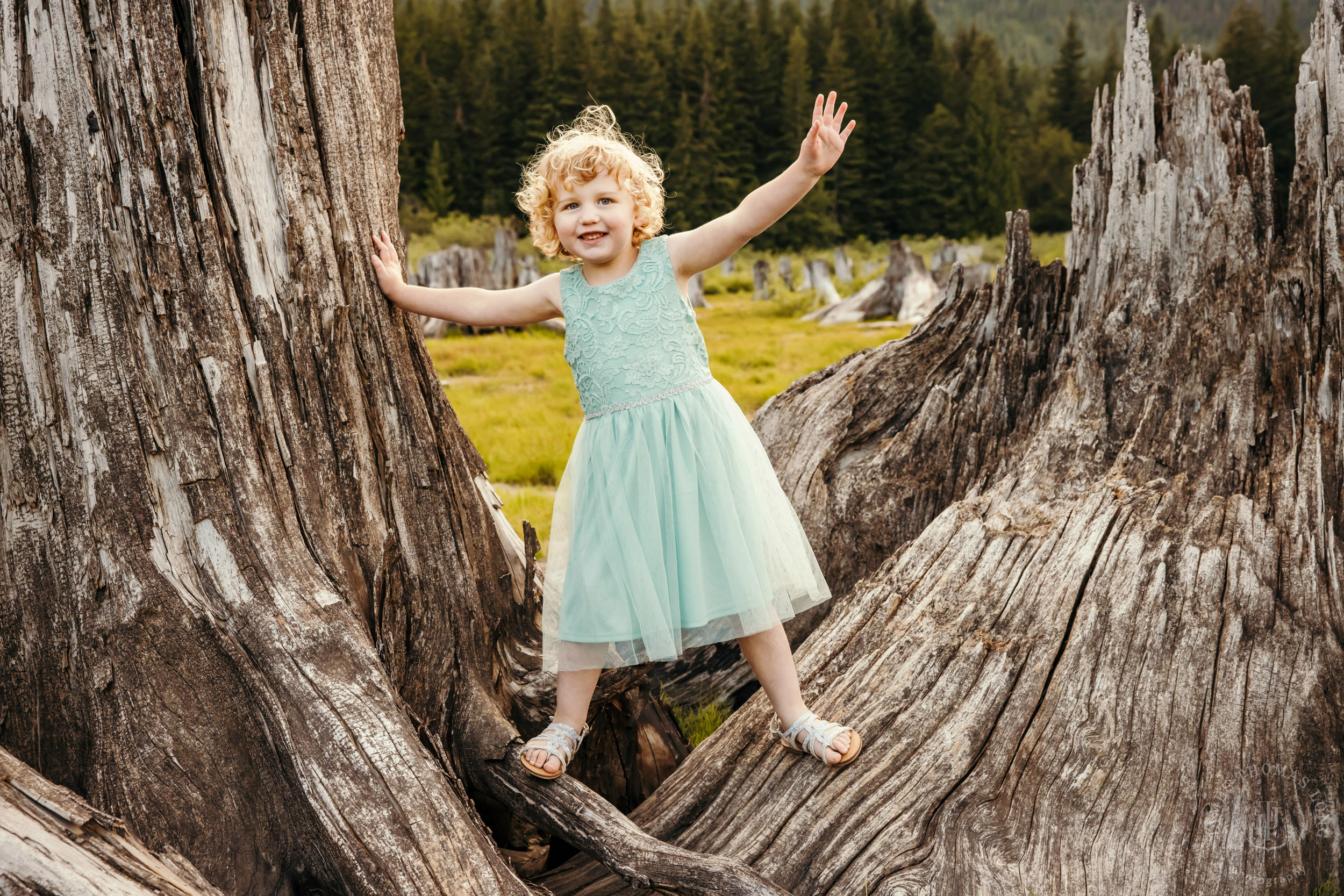 Cascade Mountain adventure family photography session by Snoqualmie family photographer James Thomas Long Photography