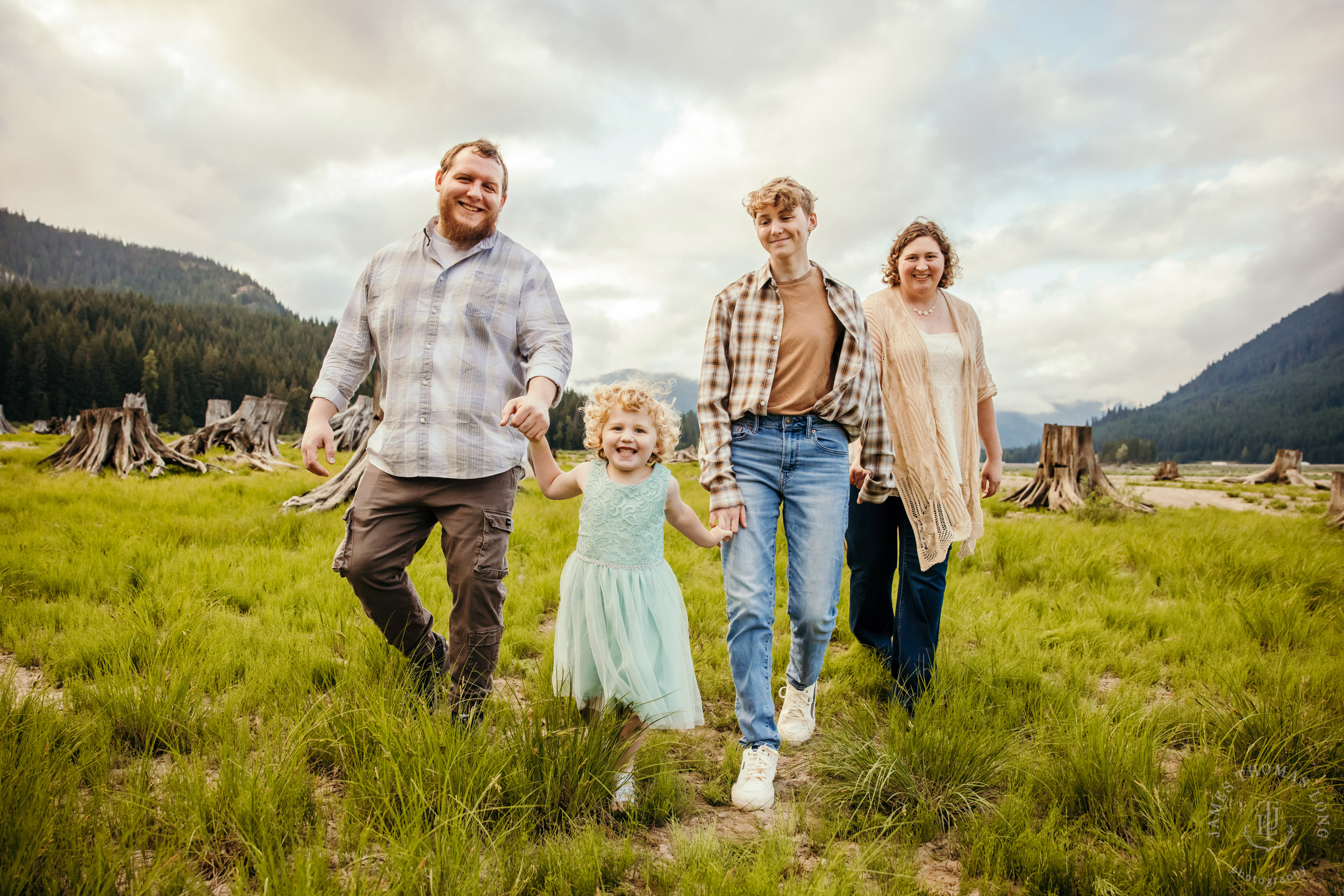 Cascade Mountain adventure family photography session by Snoqualmie family photographer James Thomas Long Photography