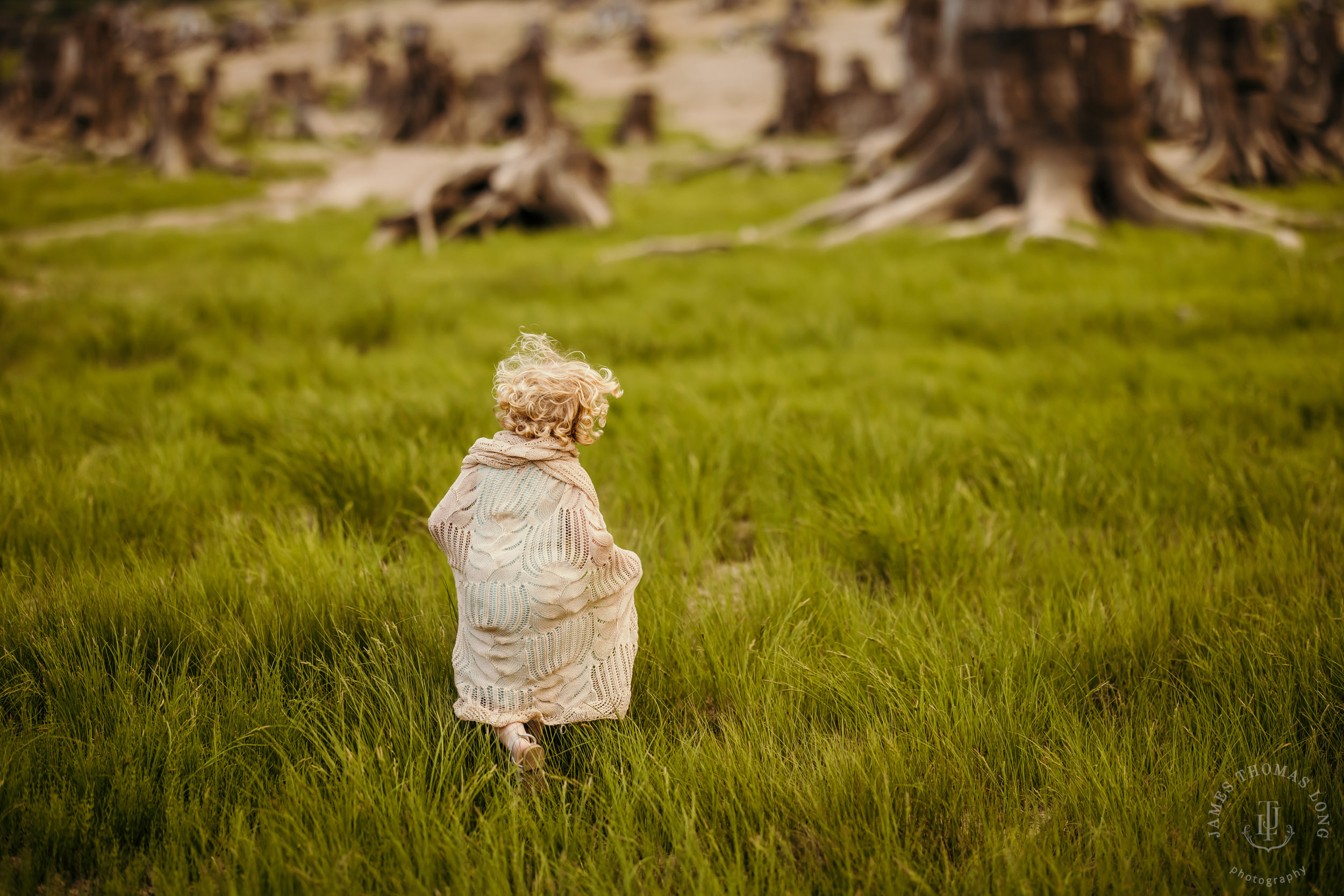 Cascade Mountain adventure family photography session by Snoqualmie family photographer James Thomas Long Photography