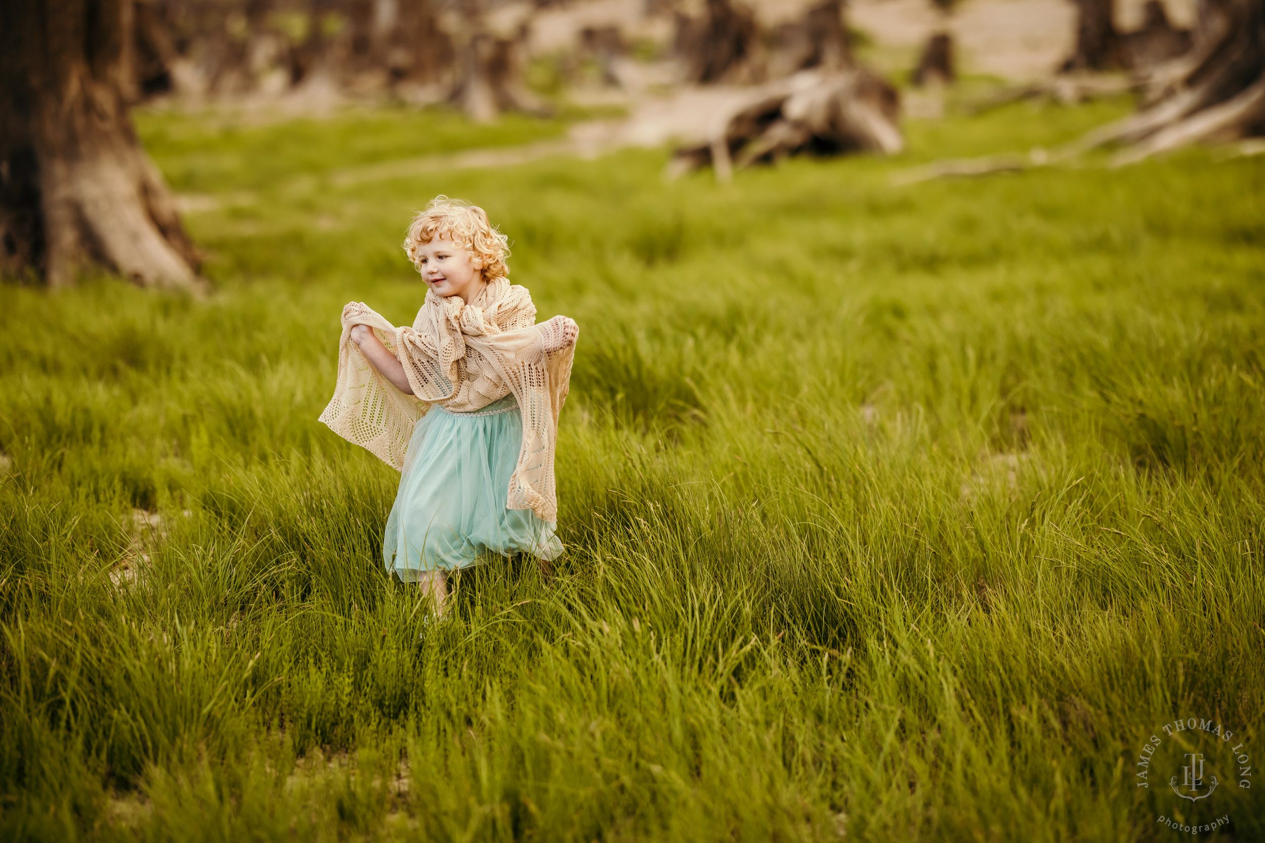 Cascade Mountain adventure family photography session by Snoqualmie family photographer James Thomas Long Photography