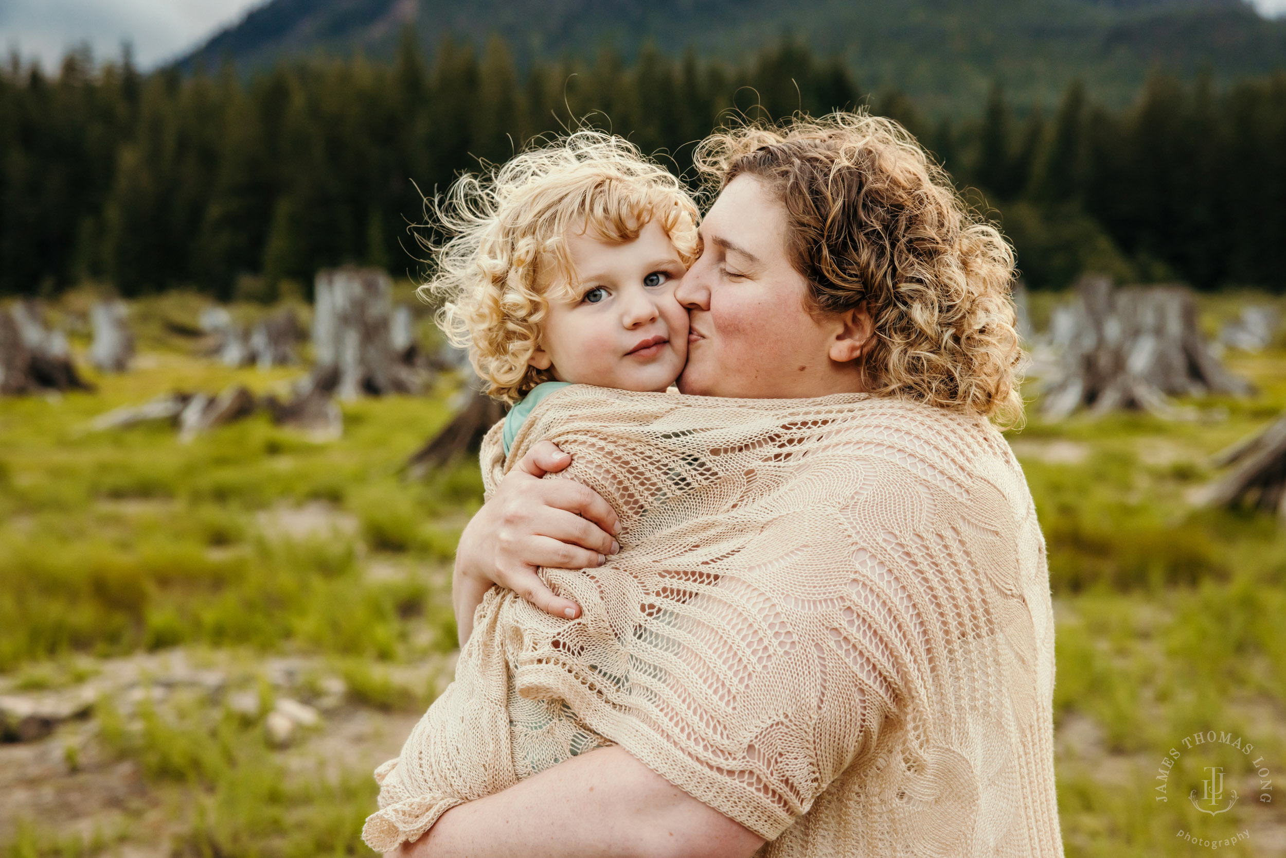 Cascade Mountain adventure family photography session by Snoqualmie family photographer James Thomas Long Photography