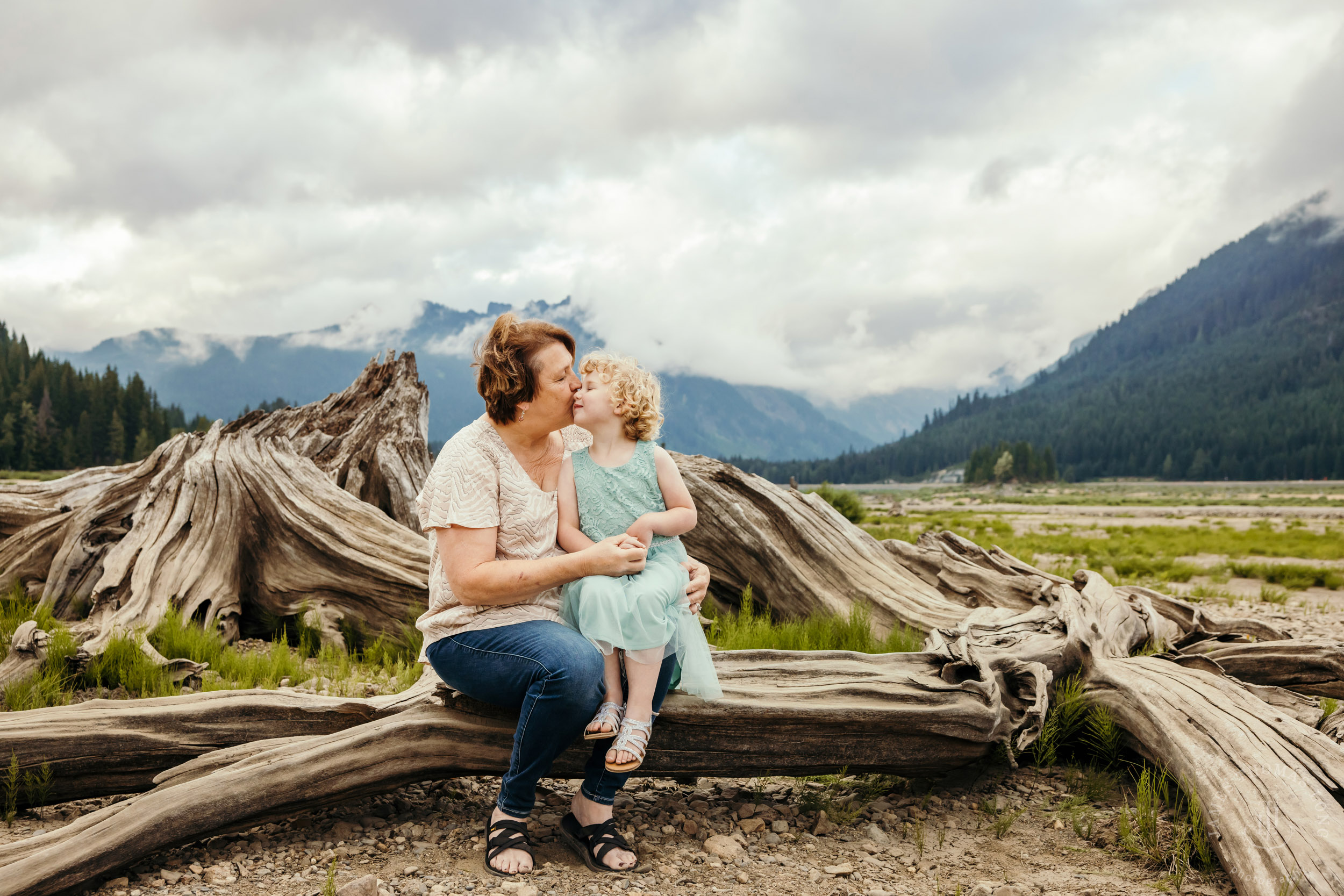 Cascade Mountain adventure family photography session by Snoqualmie family photographer James Thomas Long Photography