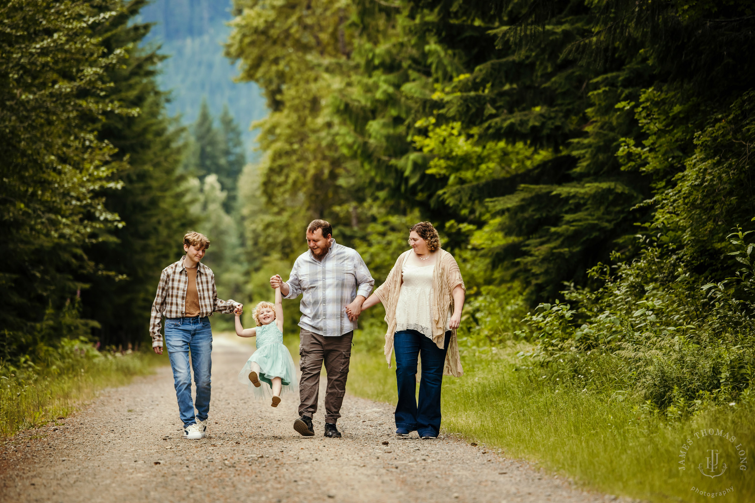 Cascade Mountain adventure family photography session by Snoqualmie family photographer James Thomas Long Photography