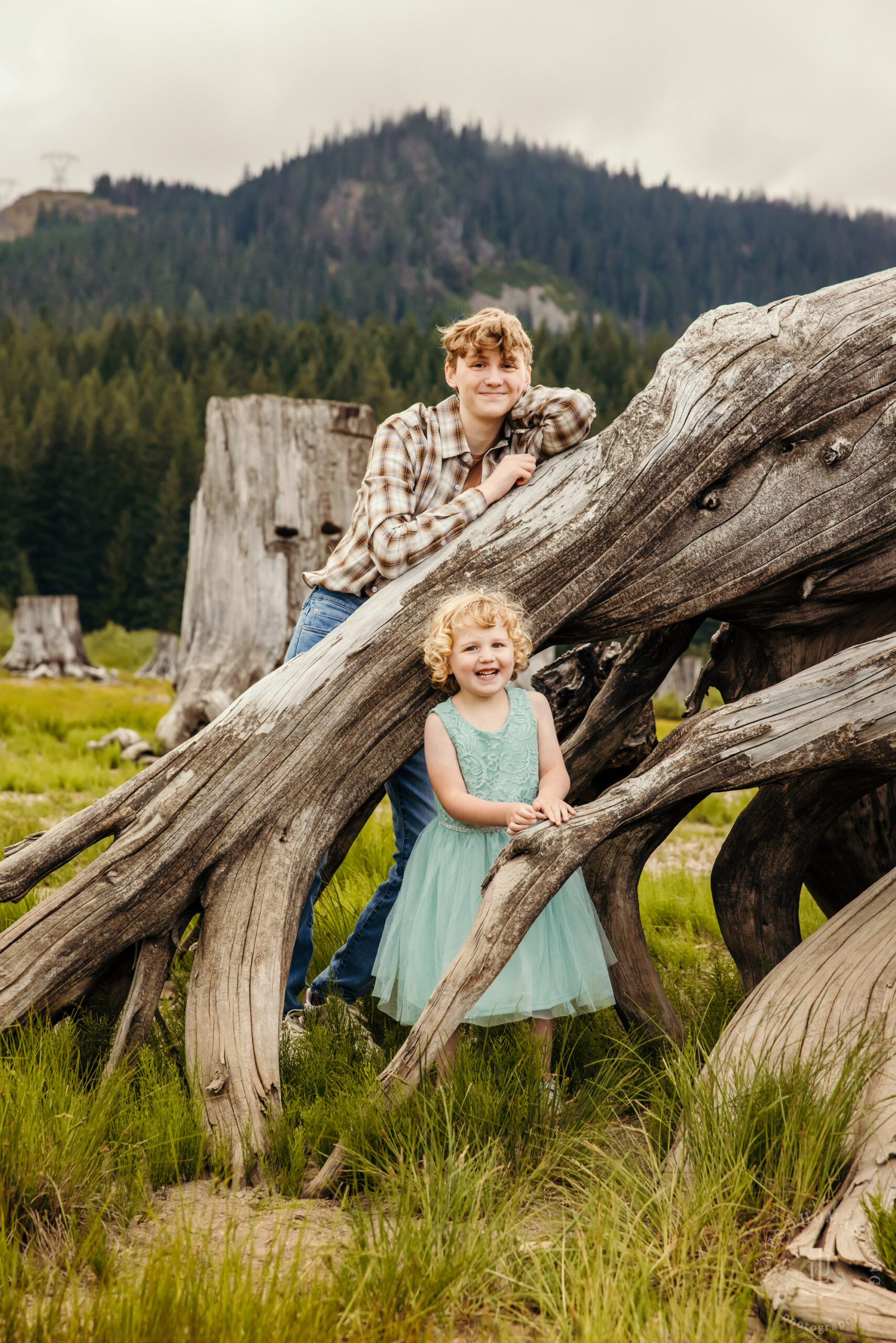 Cascade Mountain adventure family photography session by Snoqualmie family photographer James Thomas Long Photography