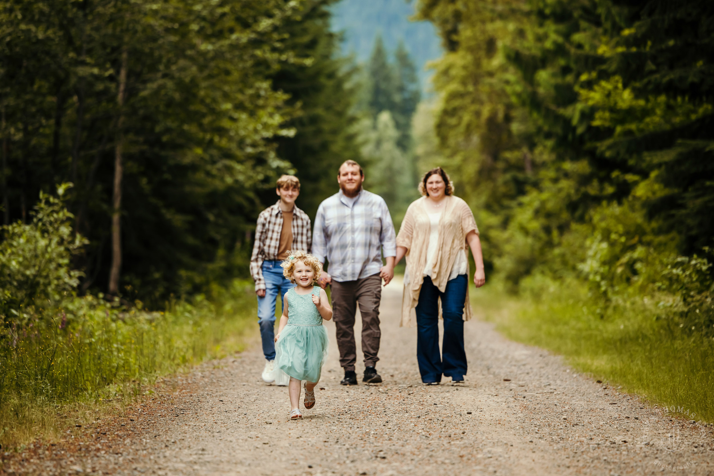 Cascade Mountain adventure family photography session by Snoqualmie family photographer James Thomas Long Photography