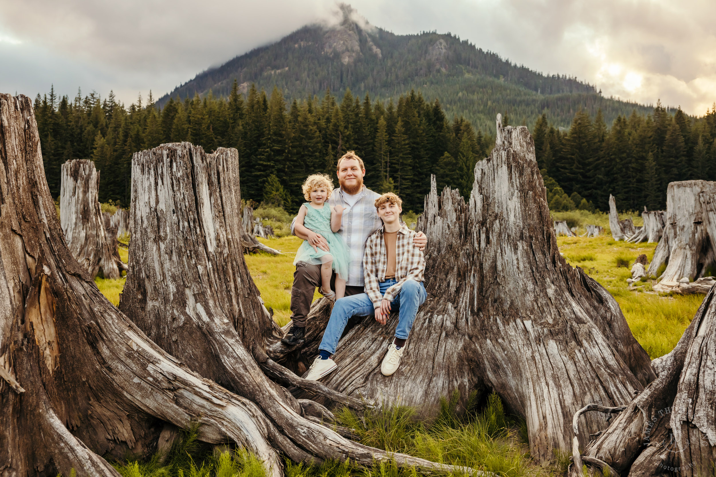 Cascade Mountain adventure family photography session by Snoqualmie family photographer James Thomas Long Photography