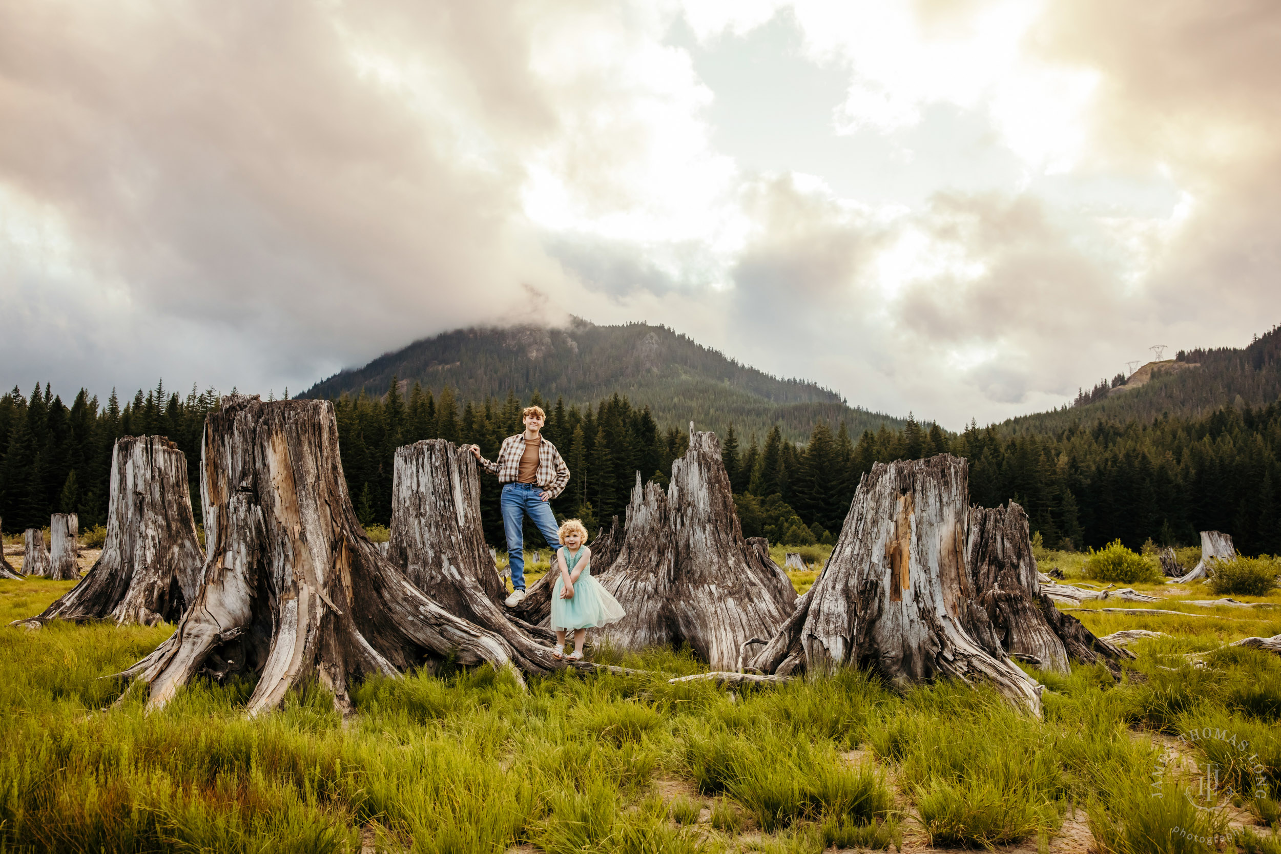 Cascade Mountain adventure family photography session by Snoqualmie family photographer James Thomas Long Photography