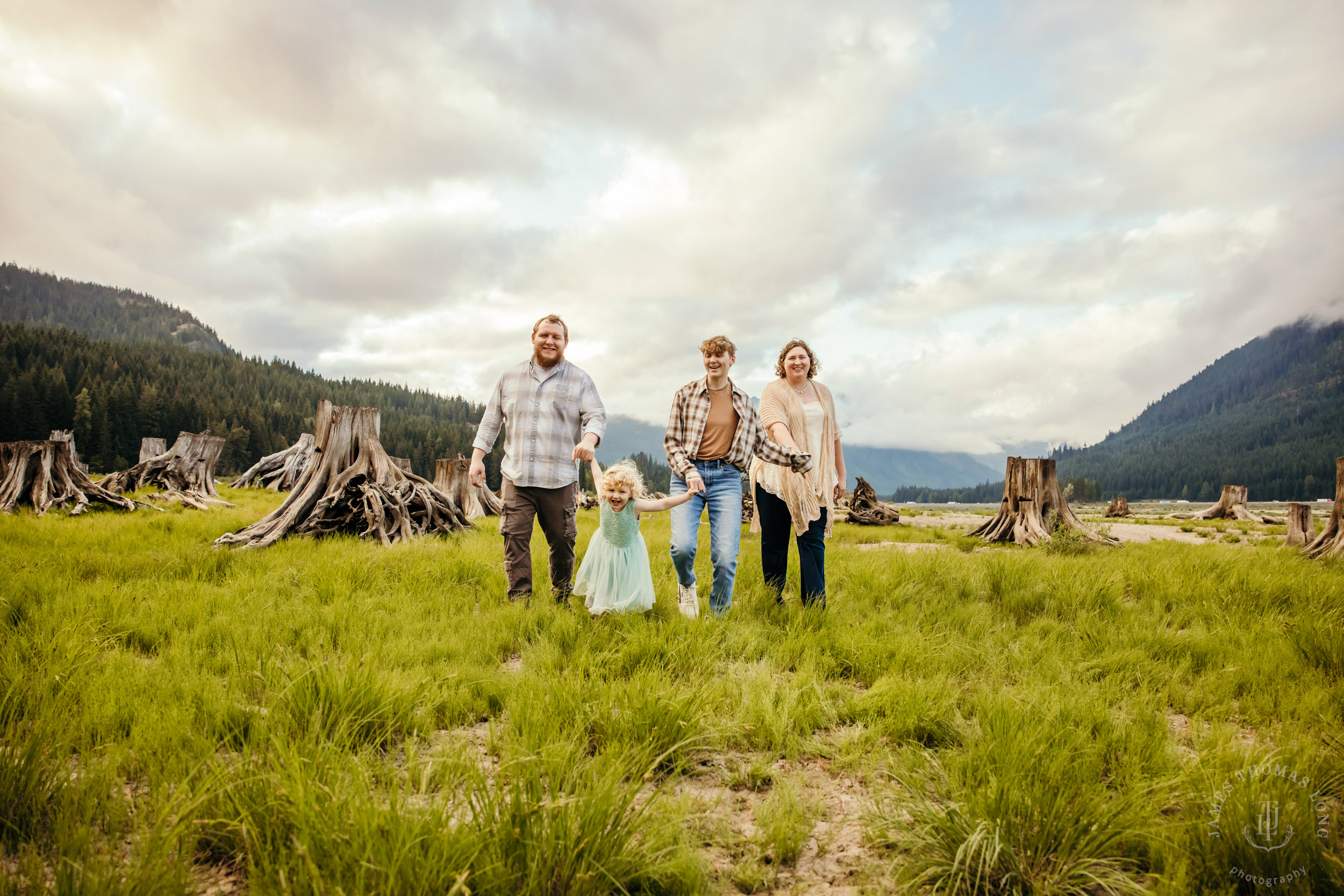 Cascade Mountain adventure family photography session by Snoqualmie family photographer James Thomas Long Photography