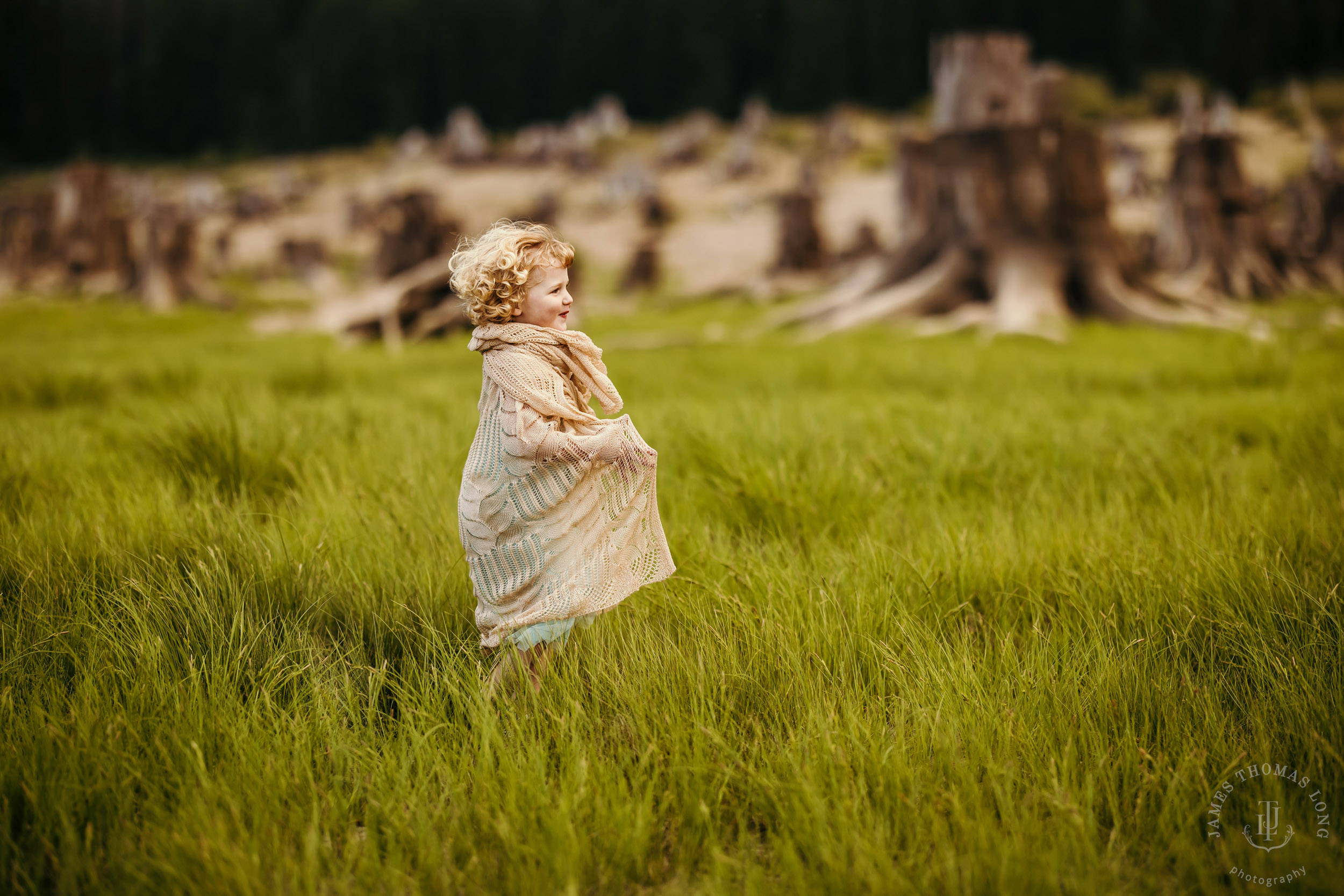 Cascade Mountain adventure family photography session by Snoqualmie family photographer James Thomas Long Photography