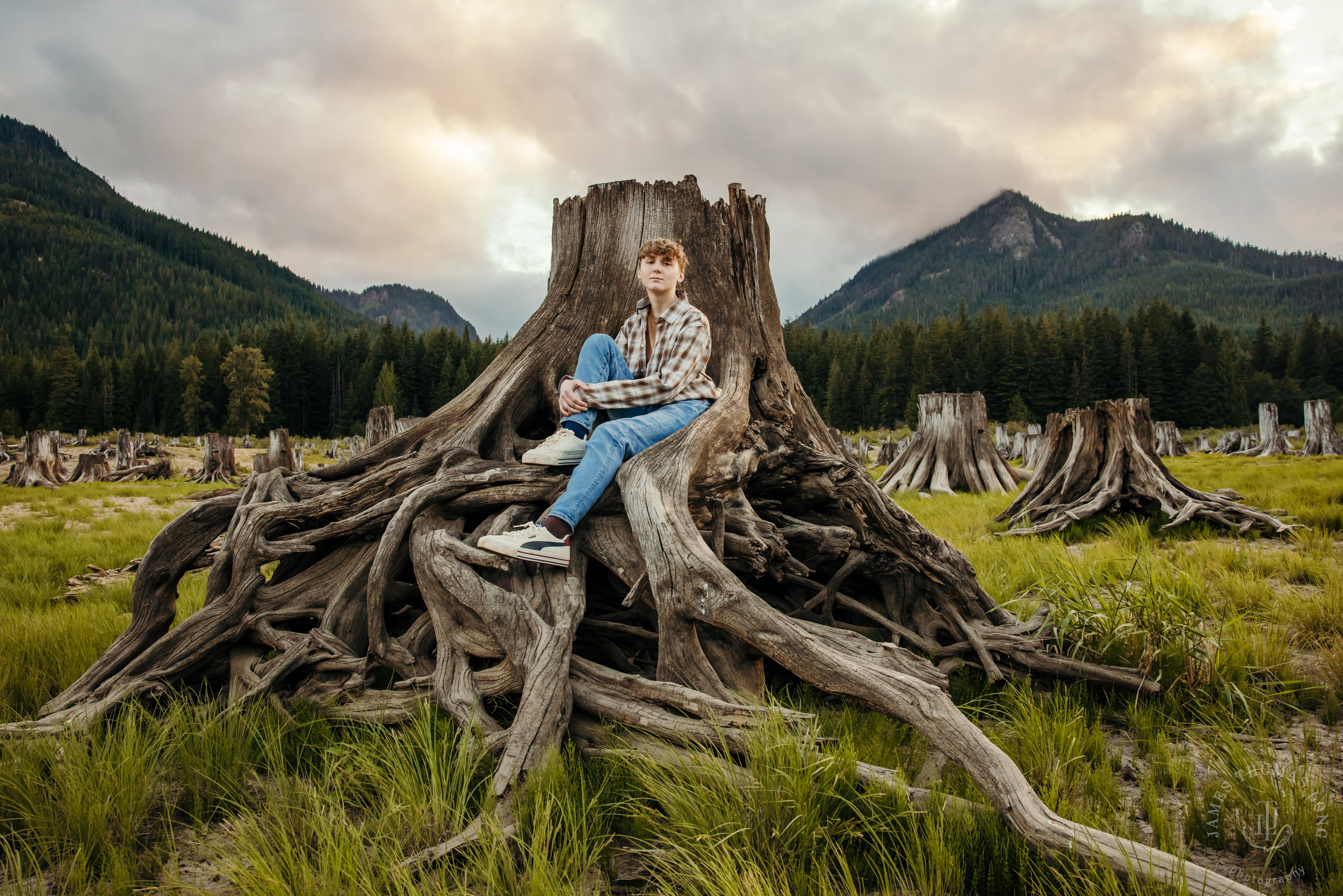 Cascade Mountain adventure family photography session by Snoqualmie family photographer James Thomas Long Photography