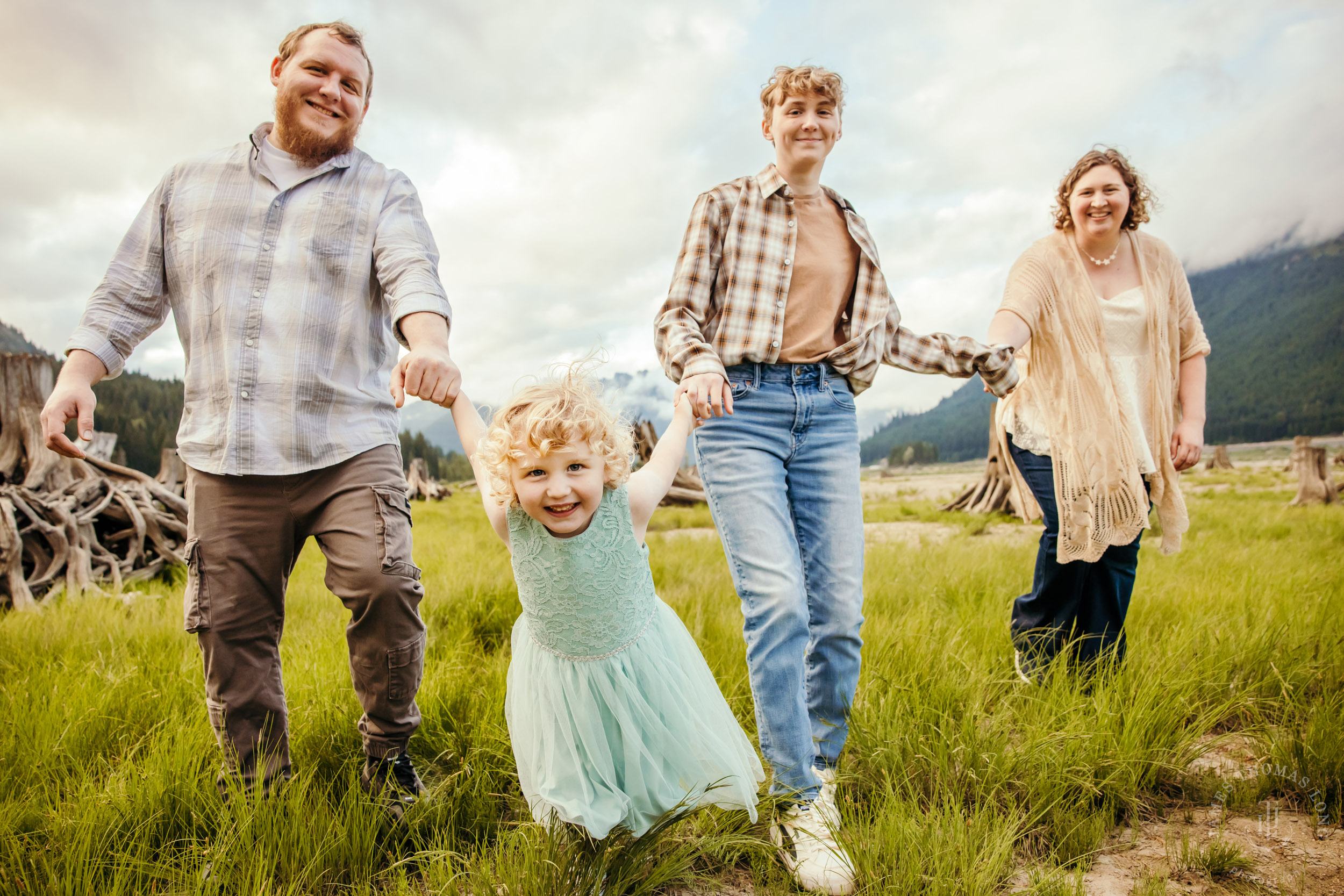 Cascade Mountain adventure family photography session by Snoqualmie family photographer James Thomas Long Photography