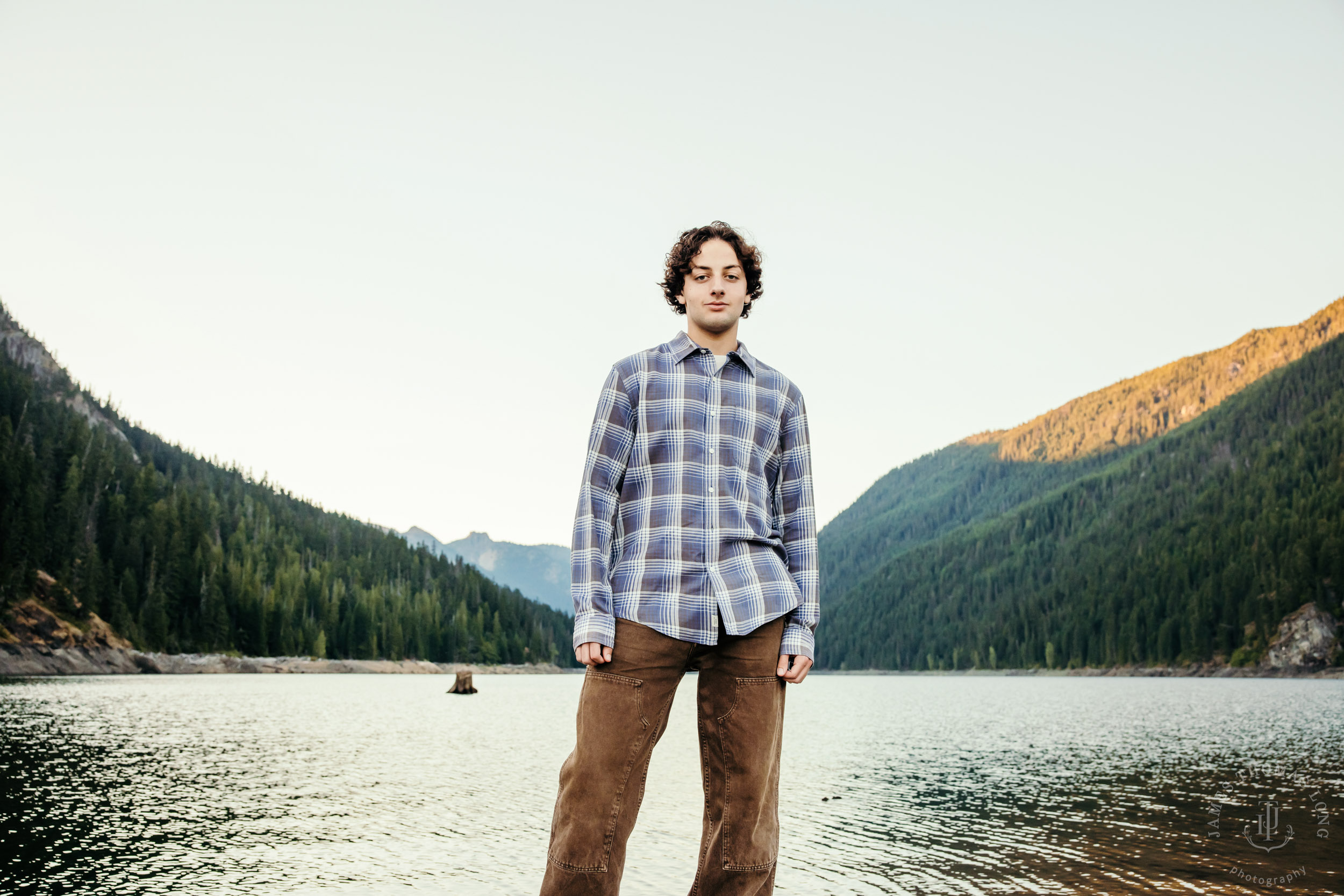 Adventure senior portrait session in the Cascade Mountains by Snoqualmie senior portrait photographer James Thomas Long Photography