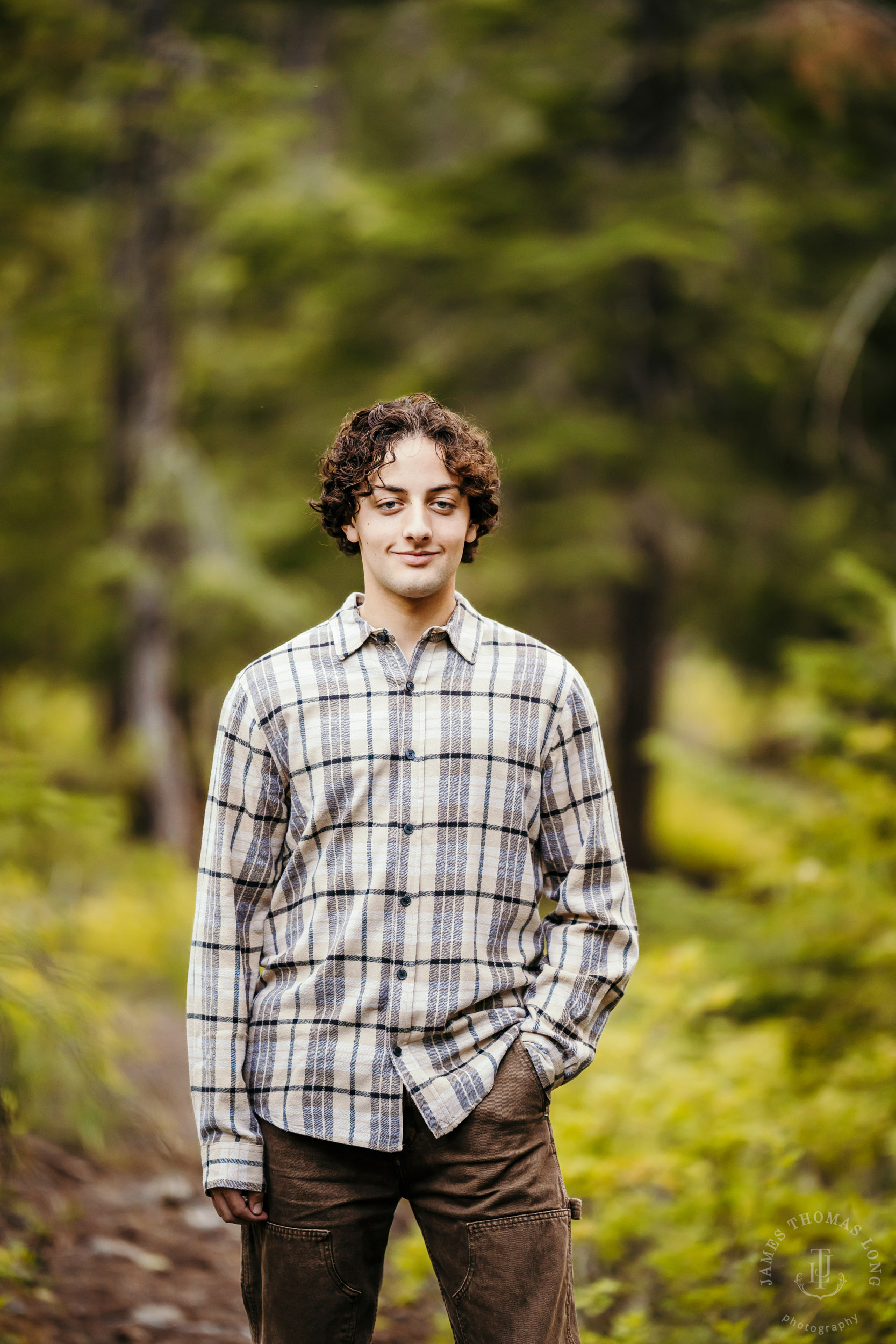 Adventure senior portrait session in the Cascade Mountains by Snoqualmie senior portrait photographer James Thomas Long Photography