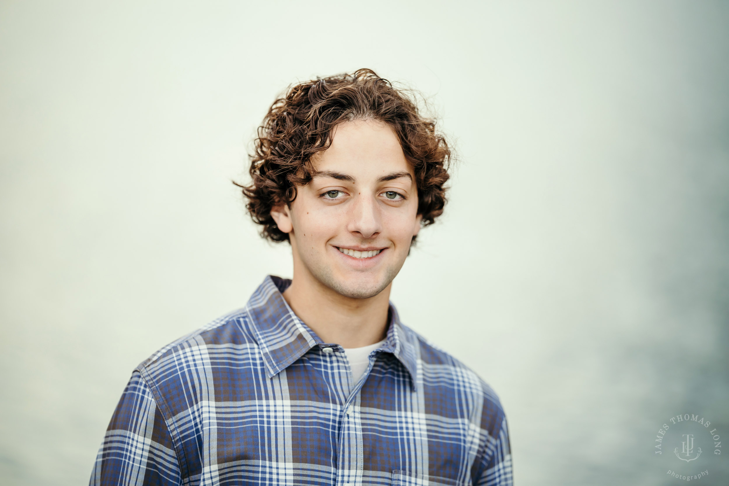 Adventure senior portrait session in the Cascade Mountains by Snoqualmie senior portrait photographer James Thomas Long Photography