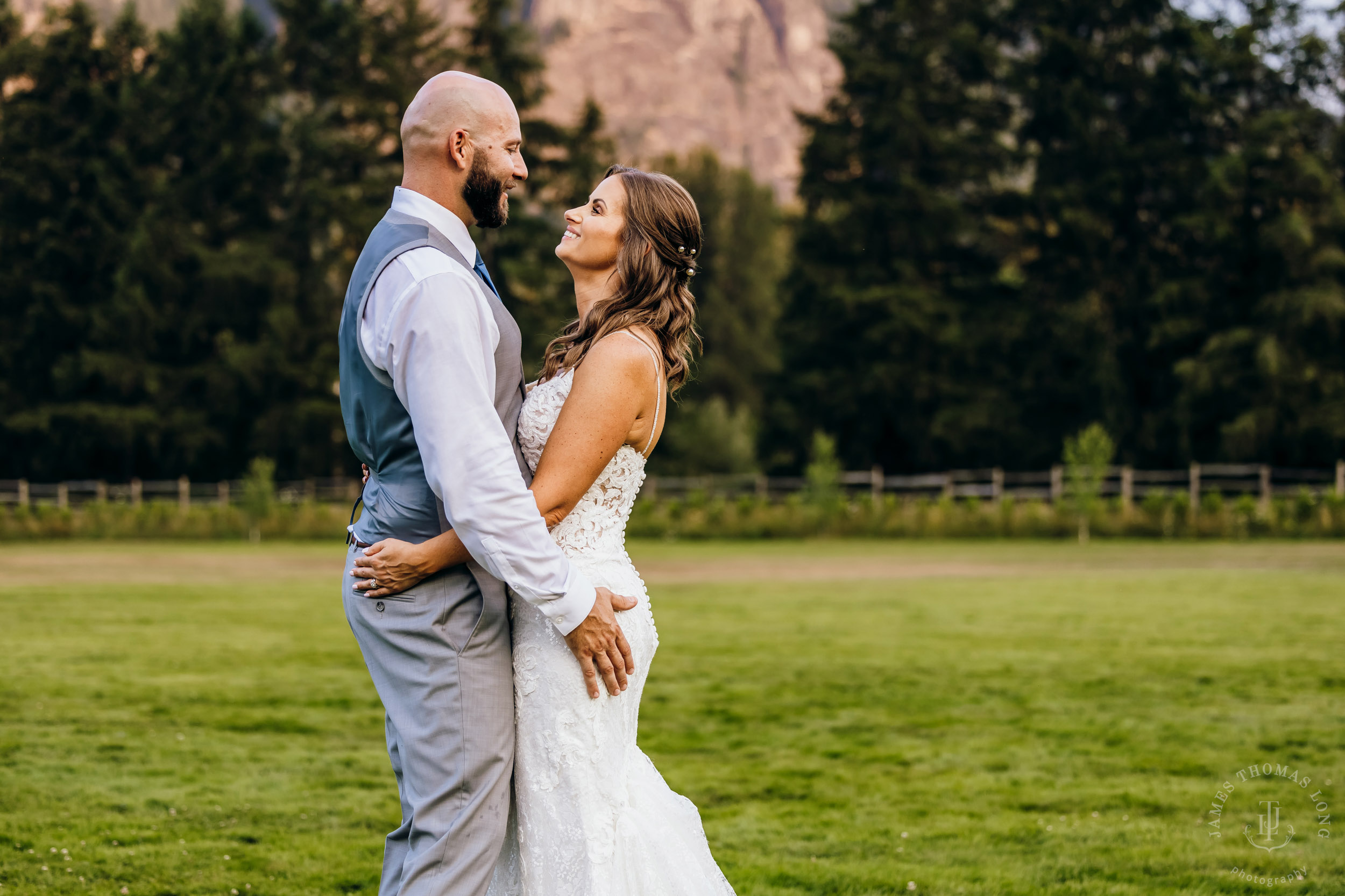 North Fork Farm Snoqualmie wedding by Snoqualmie wedding photographer James Thomas Long Photography