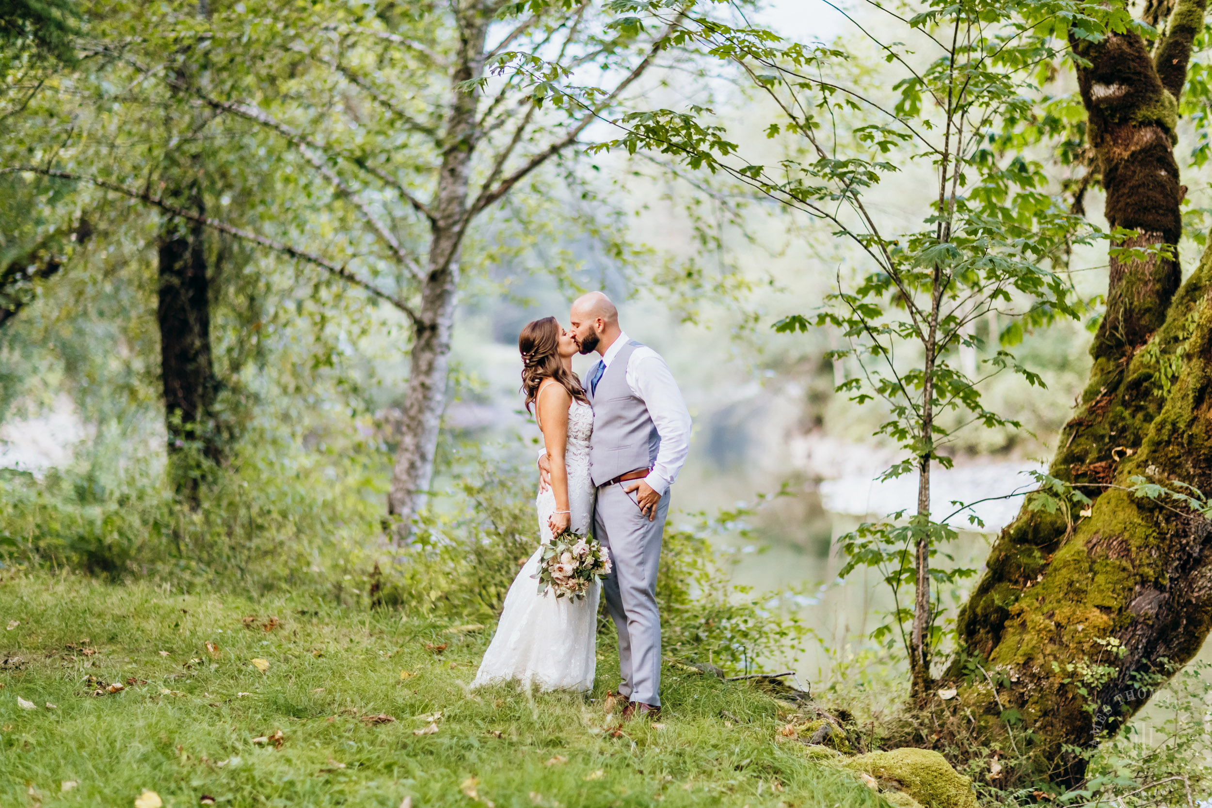 North Fork Farm Snoqualmie wedding by Snoqualmie wedding photographer James Thomas Long Photography