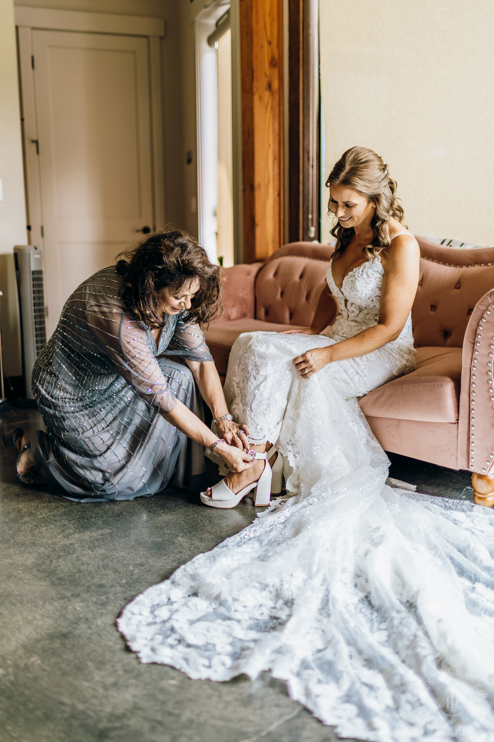 North Fork Farm Snoqualmie wedding by Snoqualmie wedding photographer James Thomas Long Photography