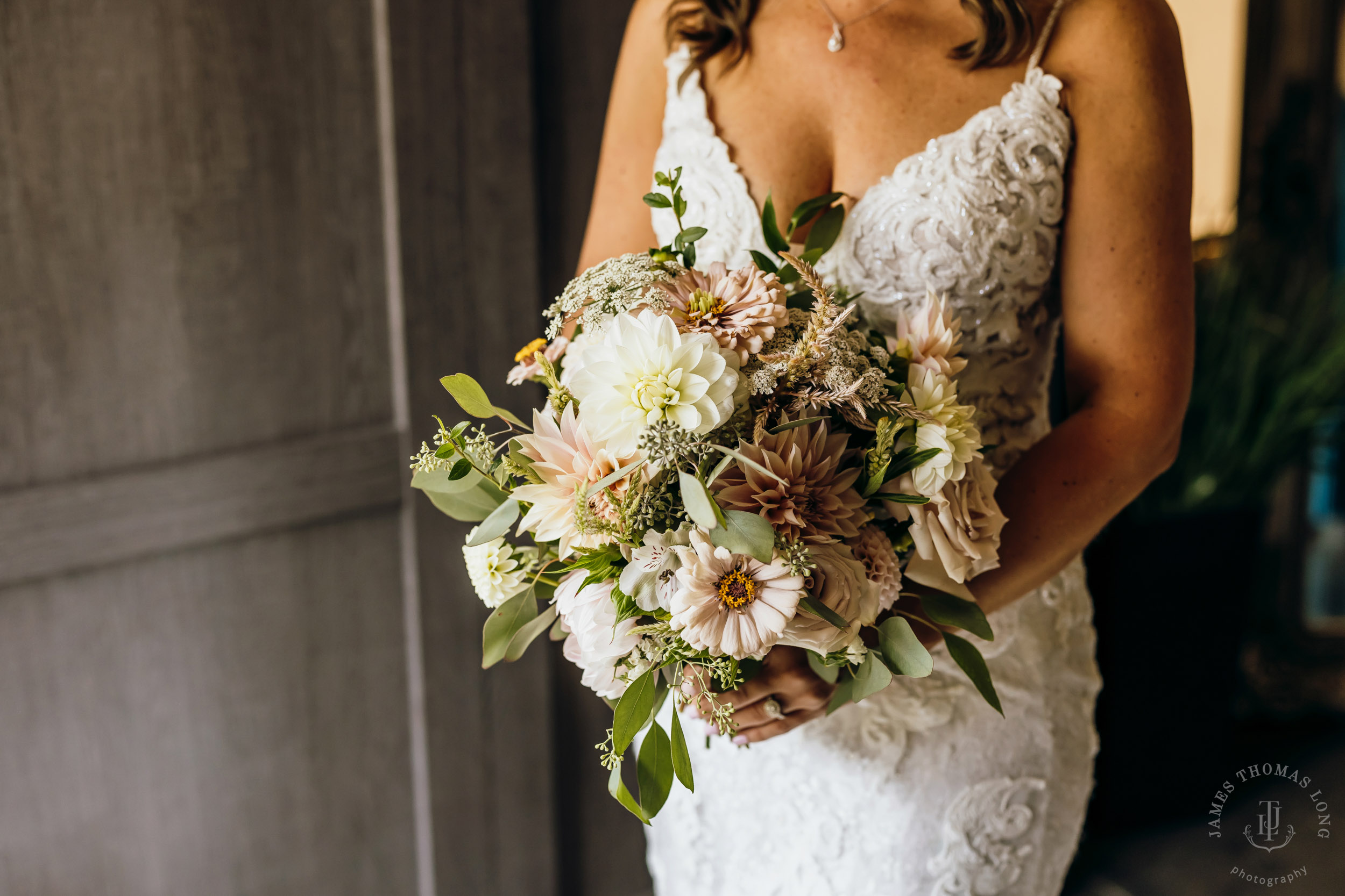 North Fork Farm Snoqualmie wedding by Snoqualmie wedding photographer James Thomas Long Photography