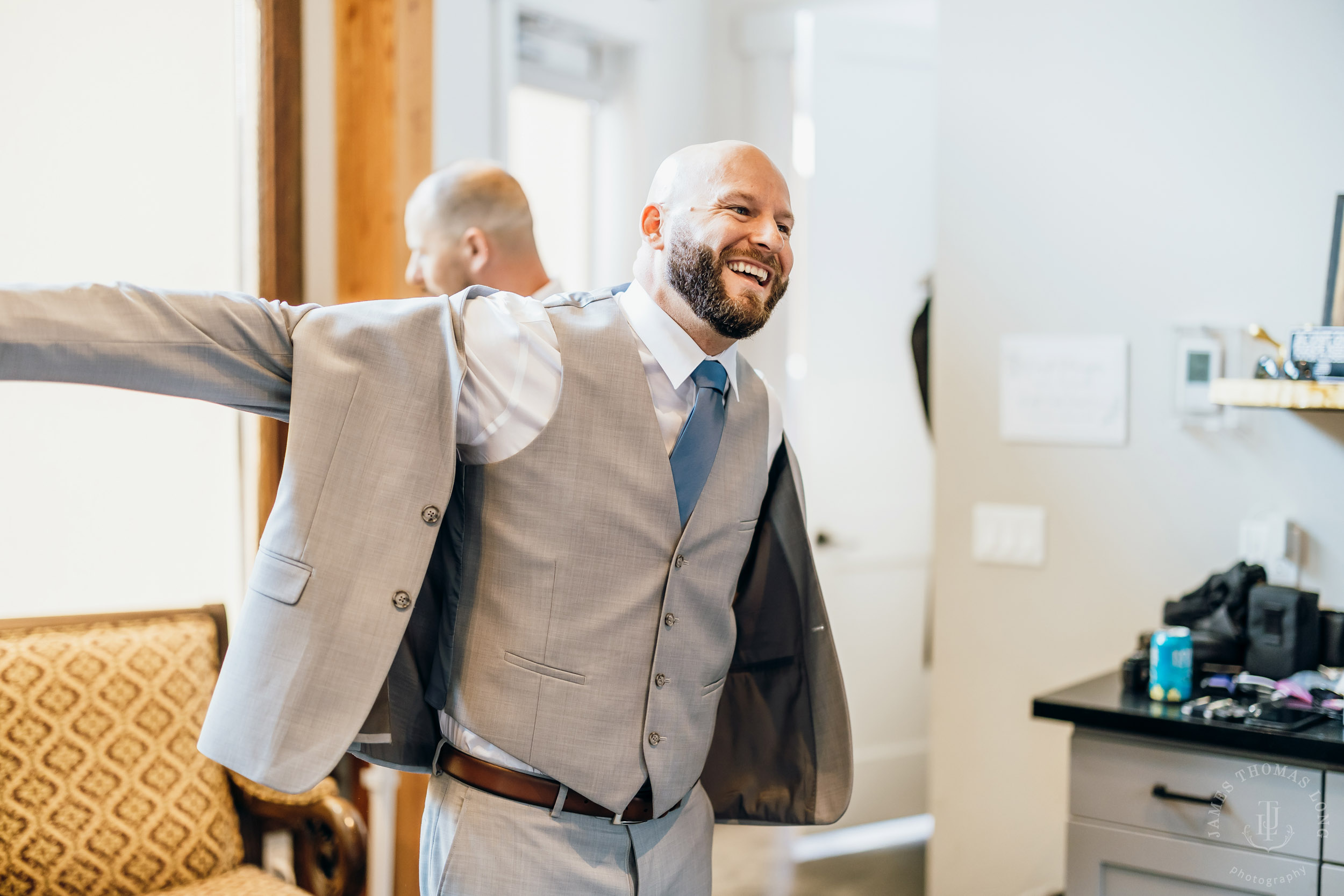 North Fork Farm Snoqualmie wedding by Snoqualmie wedding photographer James Thomas Long Photography