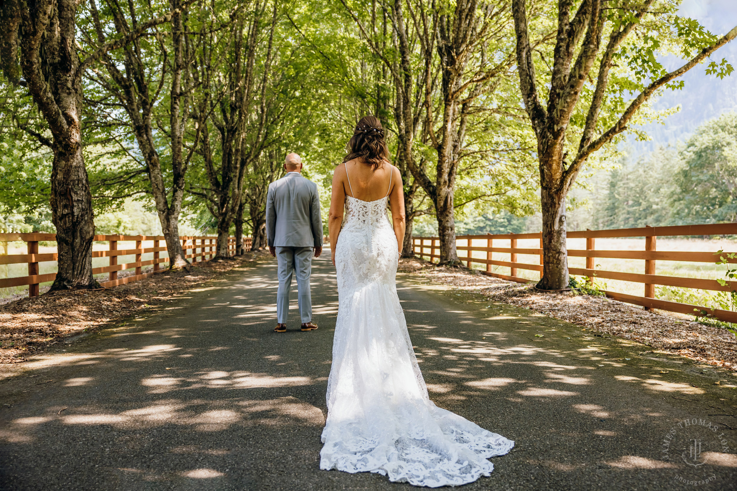 North Fork Farm Snoqualmie wedding by Snoqualmie wedding photographer James Thomas Long Photography