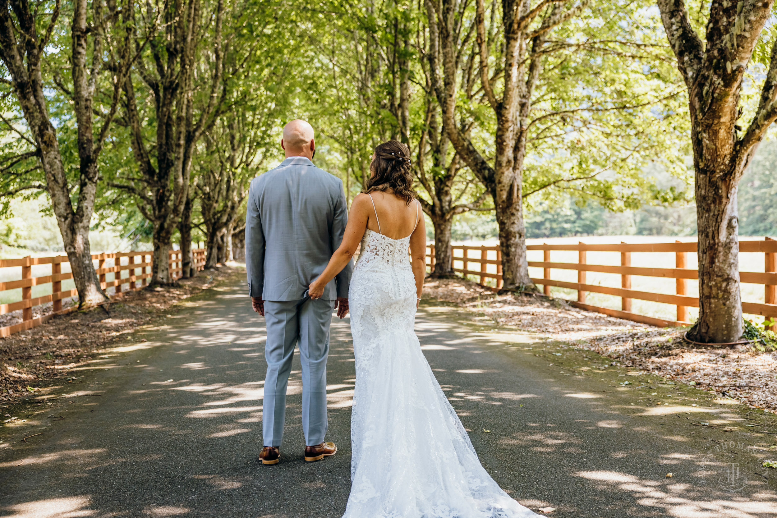 North Fork Farm Snoqualmie wedding by Snoqualmie wedding photographer James Thomas Long Photography