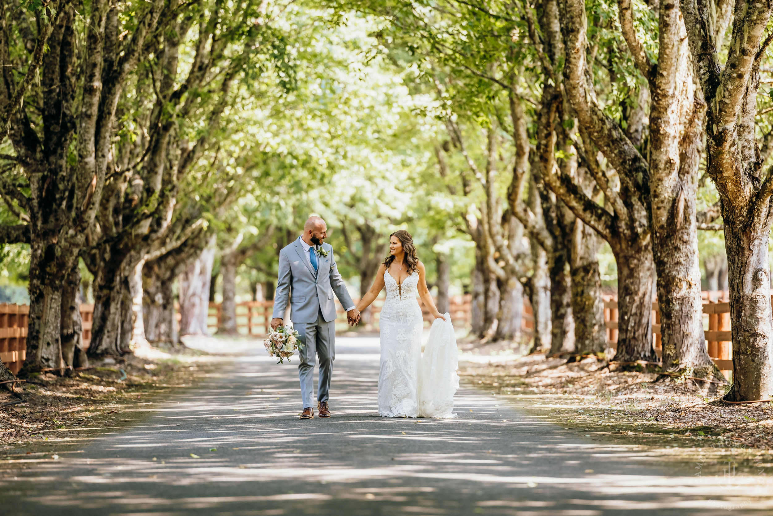 North Fork Farm Snoqualmie wedding by Snoqualmie wedding photographer James Thomas Long Photography