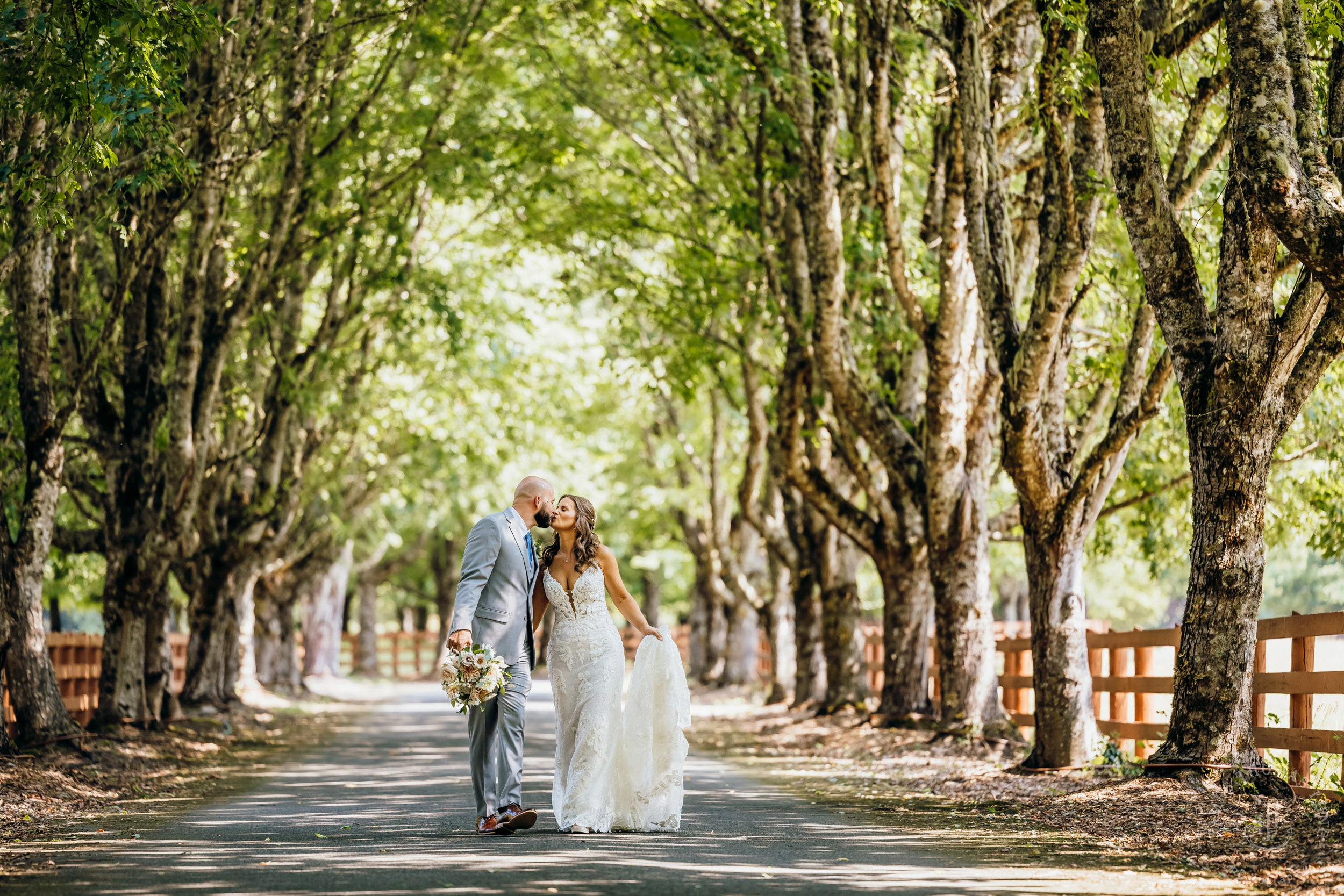 North Fork Farm Snoqualmie wedding by Snoqualmie wedding photographer James Thomas Long Photography