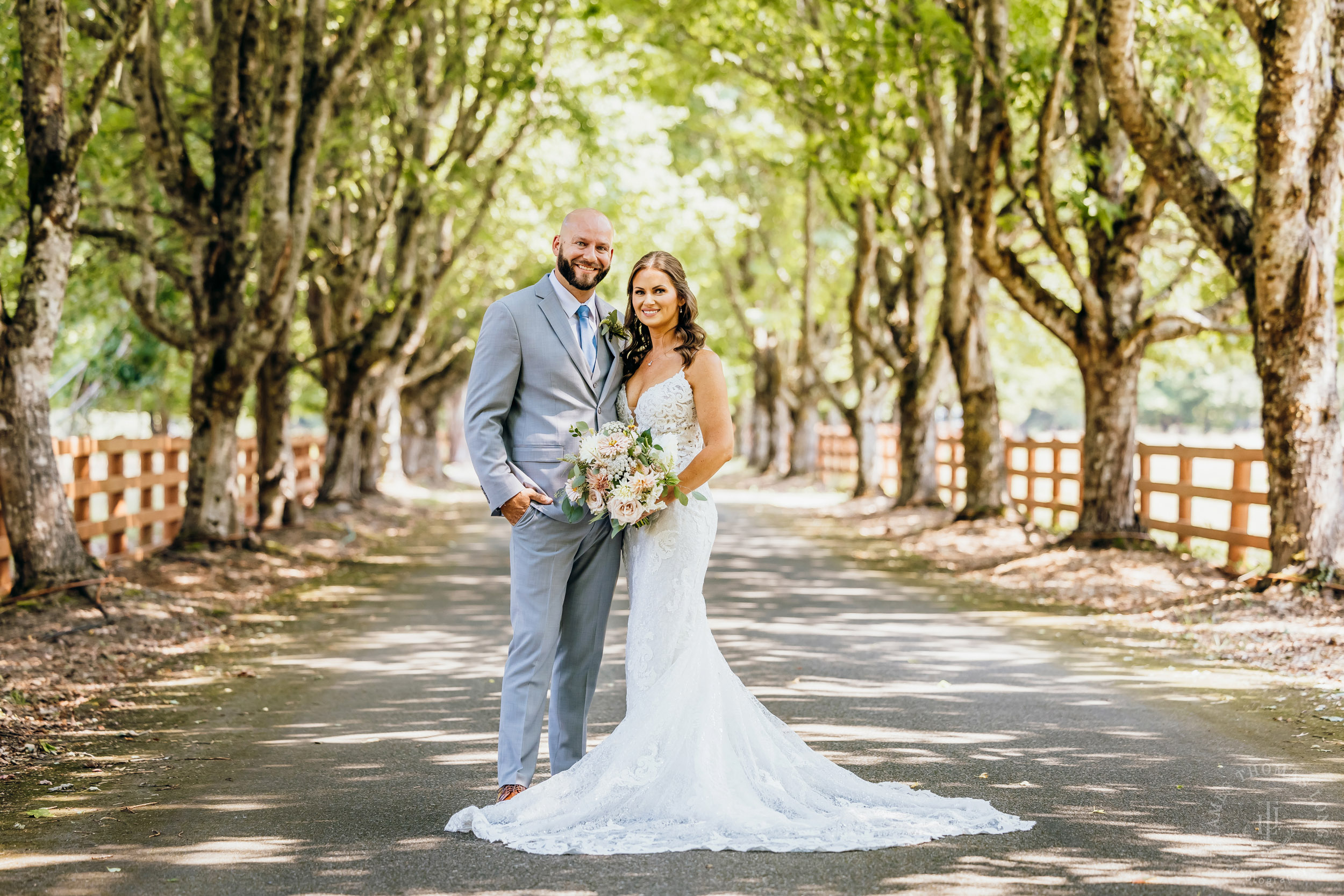 North Fork Farm Snoqualmie wedding by Snoqualmie wedding photographer James Thomas Long Photography