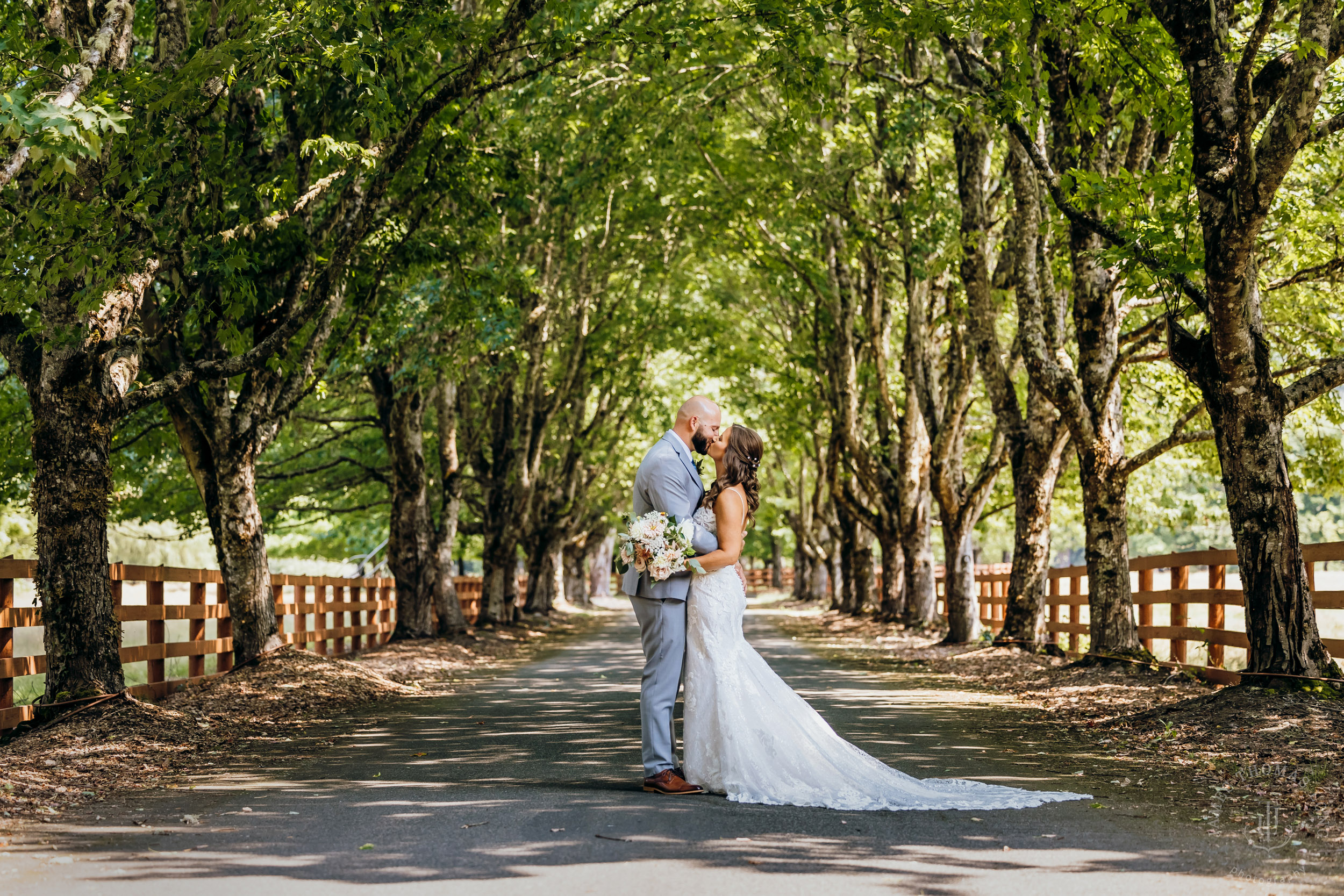 North Fork Farm Snoqualmie wedding by Snoqualmie wedding photographer James Thomas Long Photography