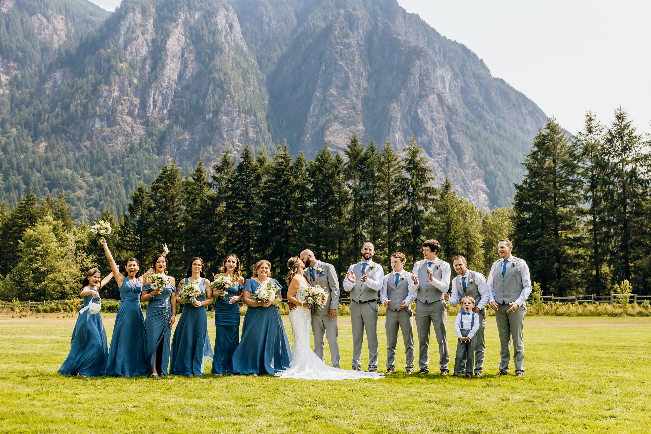 North Fork Farm Snoqualmie wedding by Snoqualmie wedding photographer James Thomas Long Photography