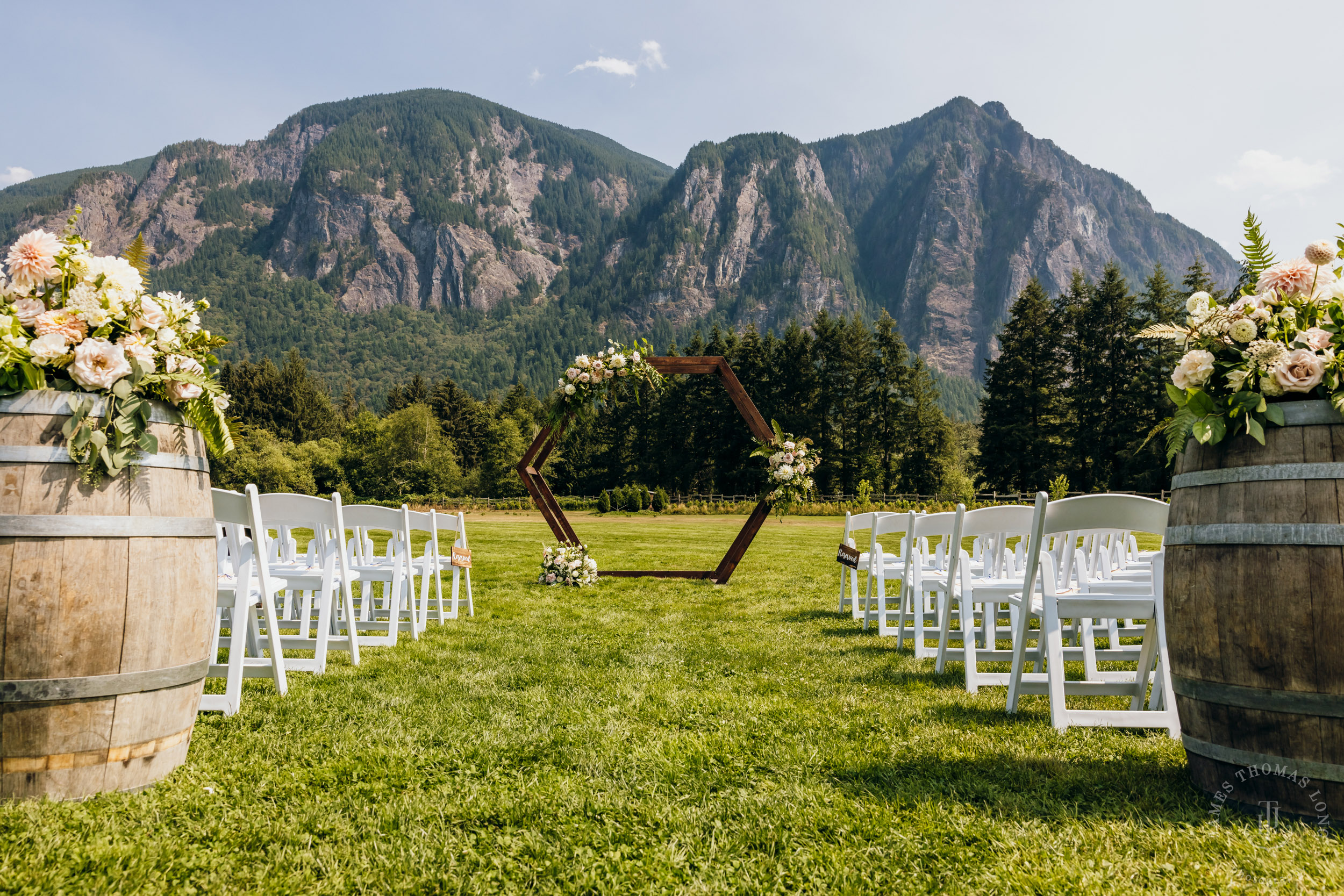 North Fork Farm Snoqualmie wedding by Snoqualmie wedding photographer James Thomas Long Photography