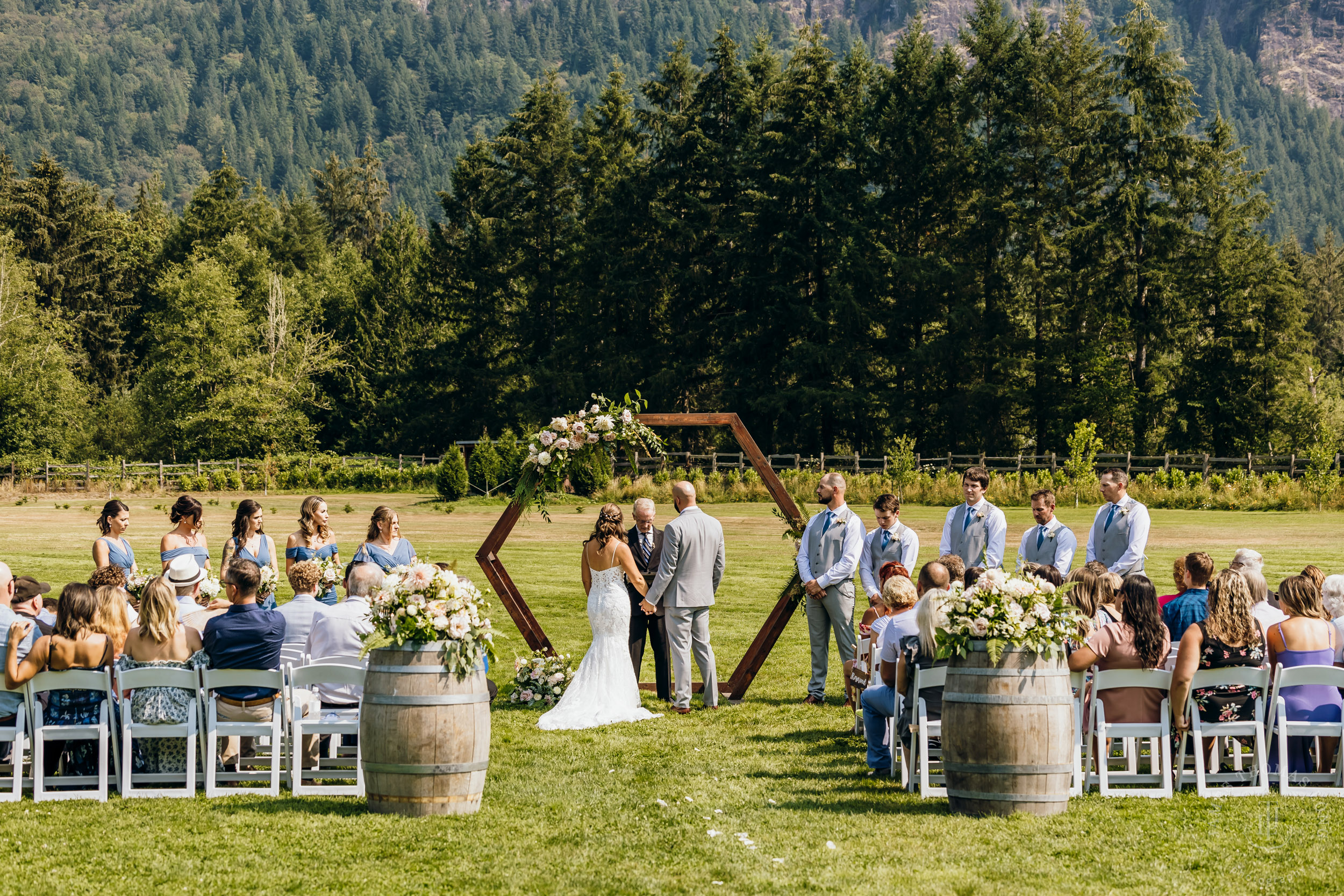 North Fork Farm Snoqualmie wedding by Snoqualmie wedding photographer James Thomas Long Photography