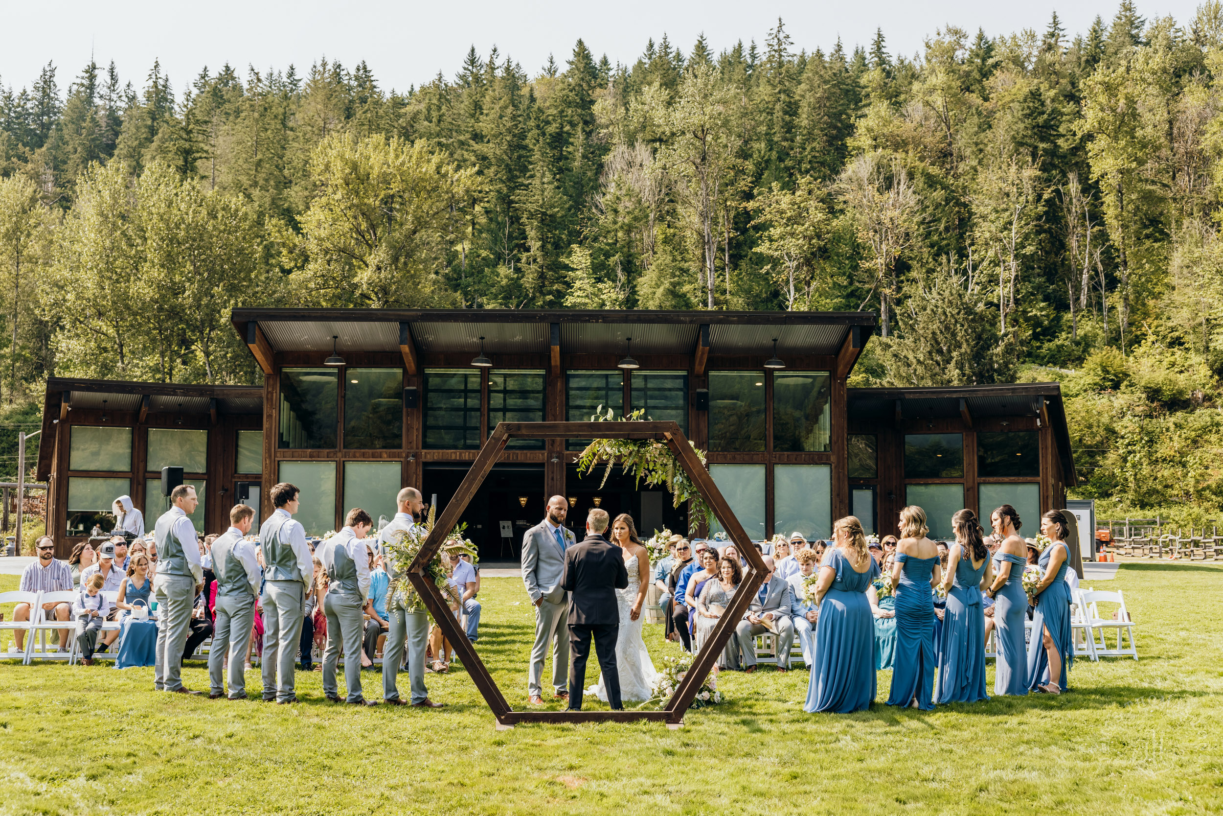 North Fork Farm Snoqualmie wedding by Snoqualmie wedding photographer James Thomas Long Photography