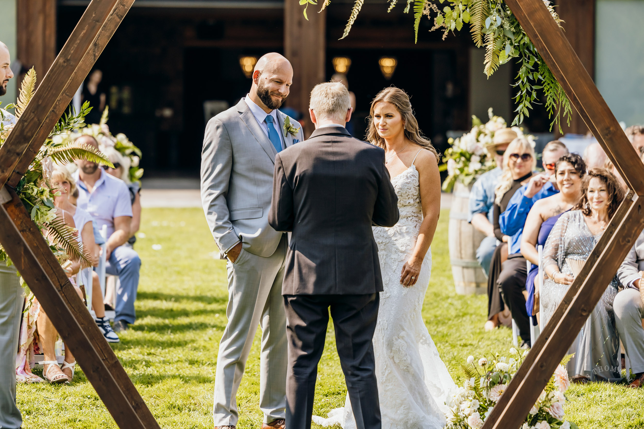 North Fork Farm Snoqualmie wedding by Snoqualmie wedding photographer James Thomas Long Photography