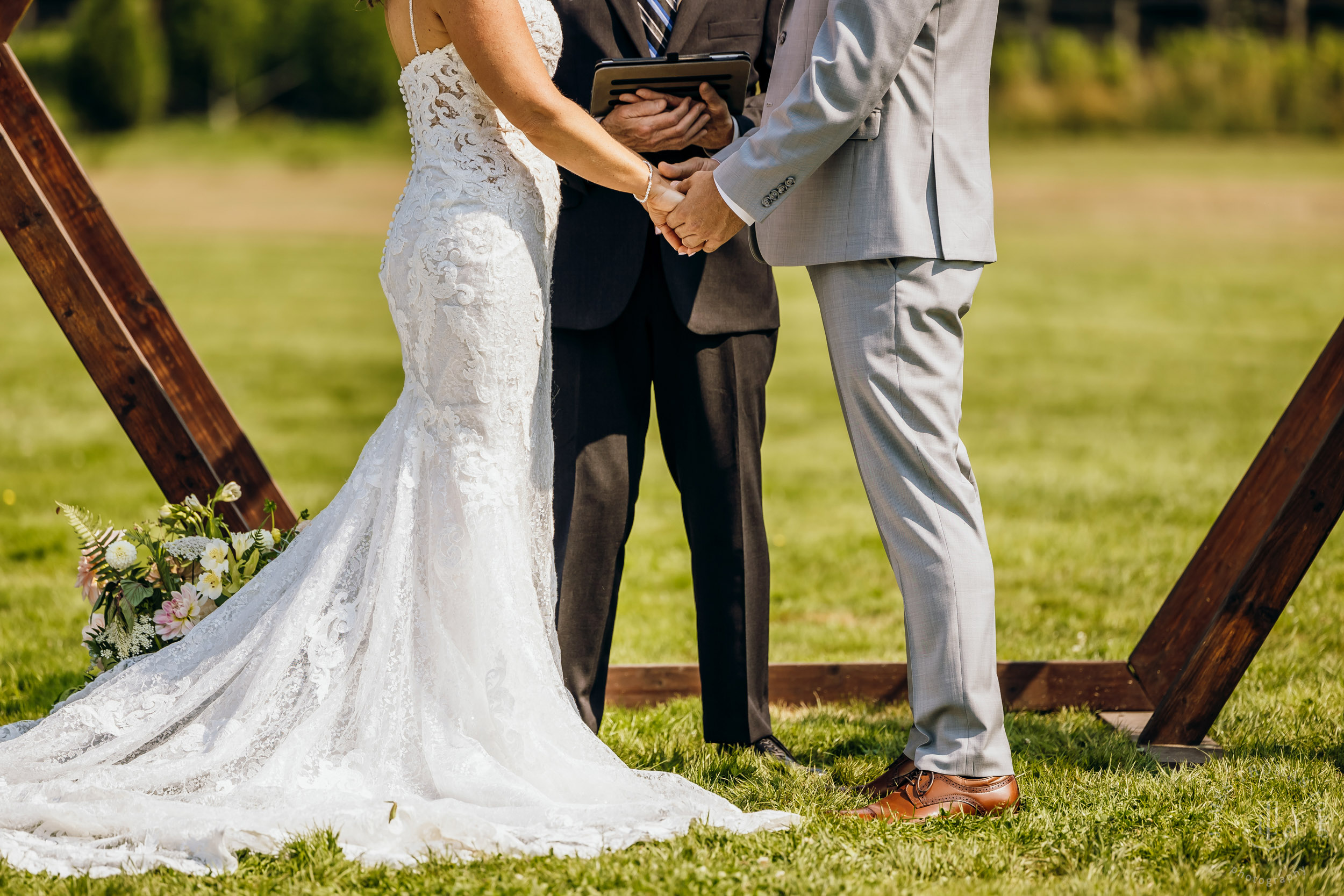 North Fork Farm Snoqualmie wedding by Snoqualmie wedding photographer James Thomas Long Photography