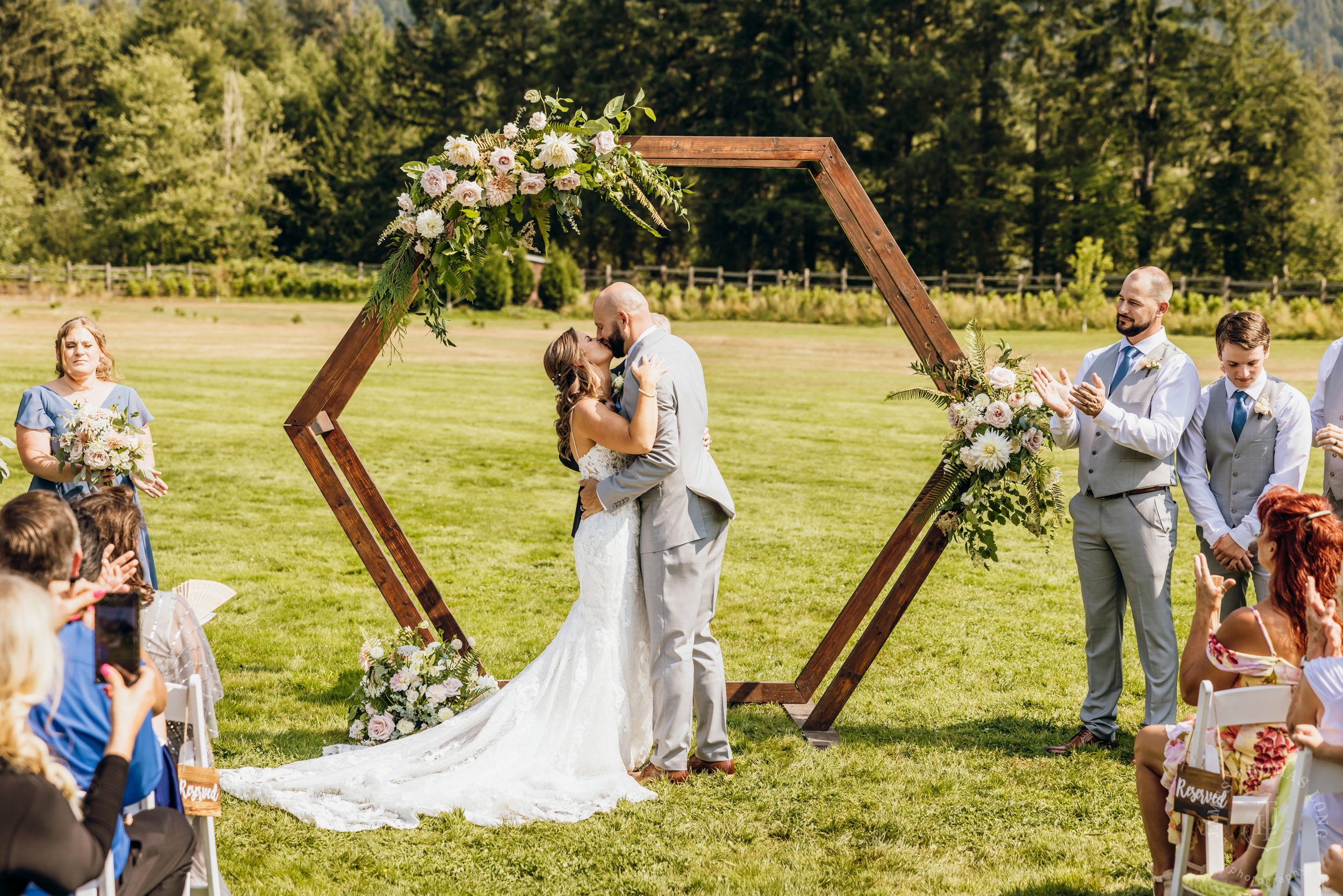 North Fork Farm Snoqualmie wedding by Snoqualmie wedding photographer James Thomas Long Photography