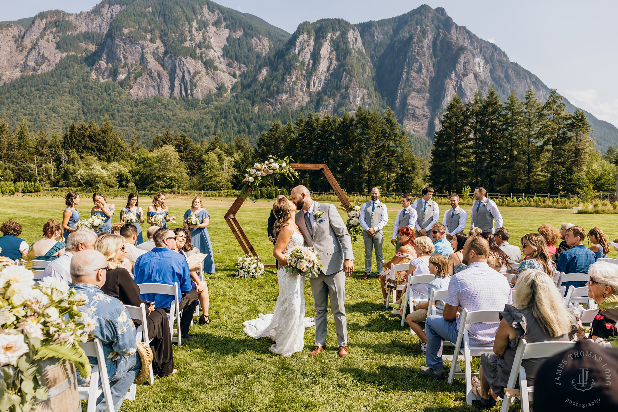 North Fork Farm Snoqualmie wedding by Snoqualmie wedding photographer James Thomas Long Photography