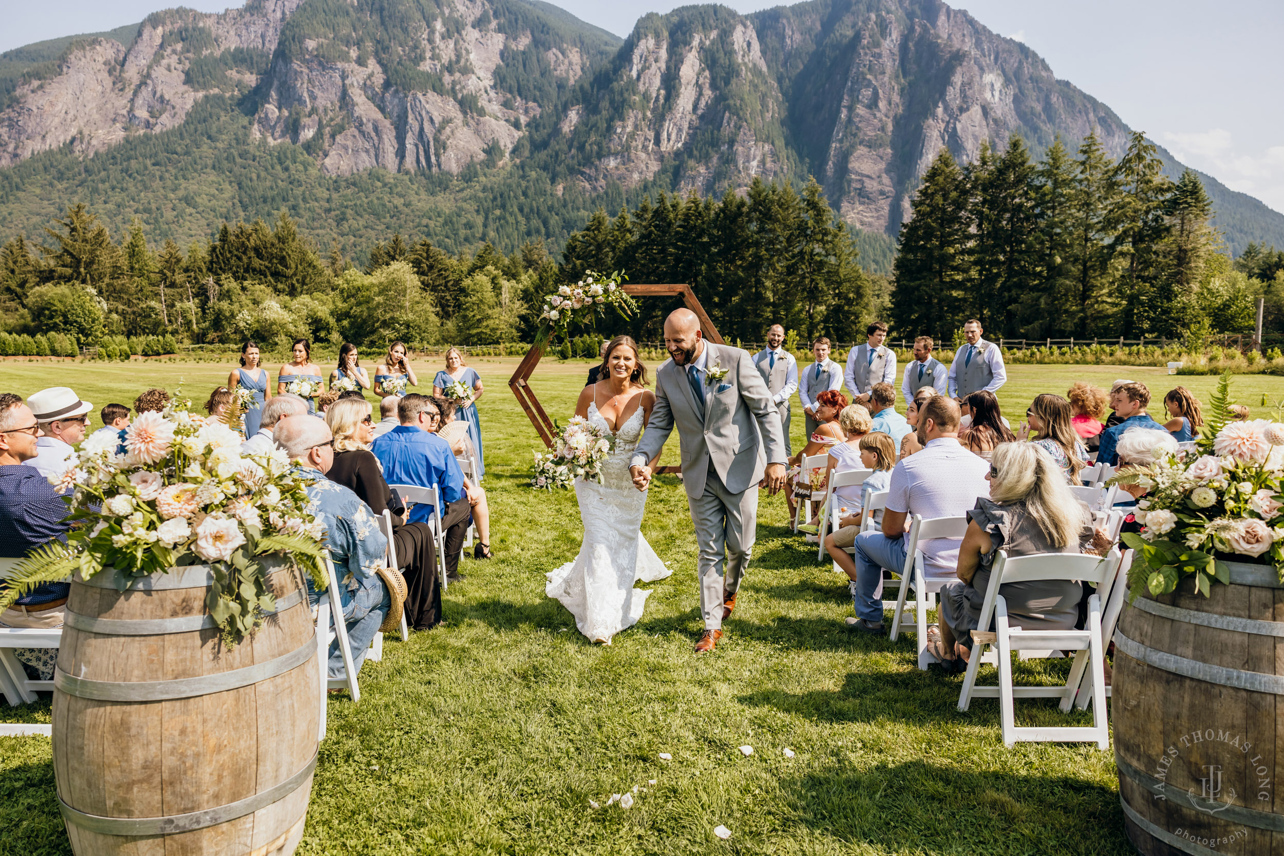 North Fork Farm Snoqualmie wedding by Snoqualmie wedding photographer James Thomas Long Photography