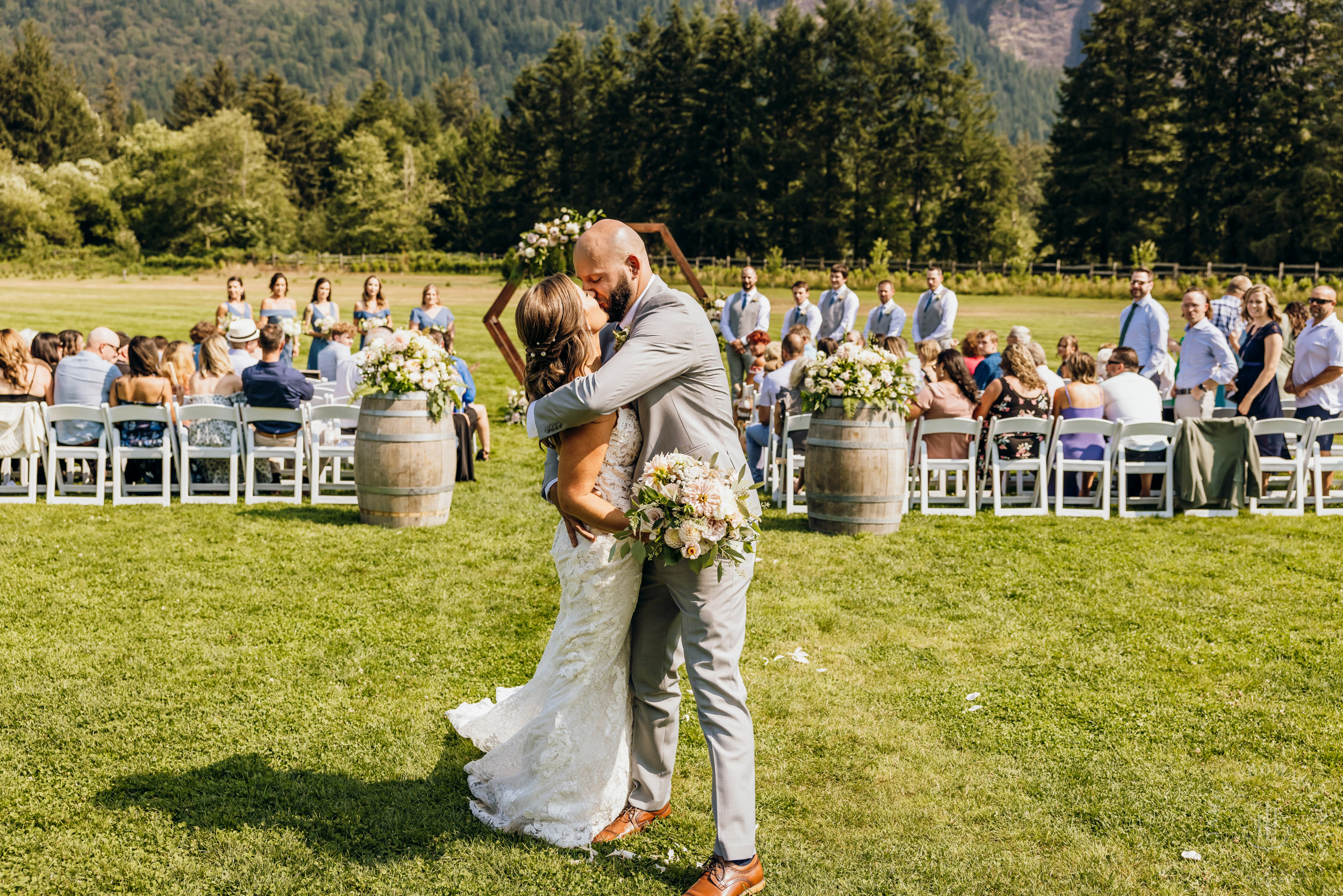 North Fork Farm Snoqualmie wedding by Snoqualmie wedding photographer James Thomas Long Photography