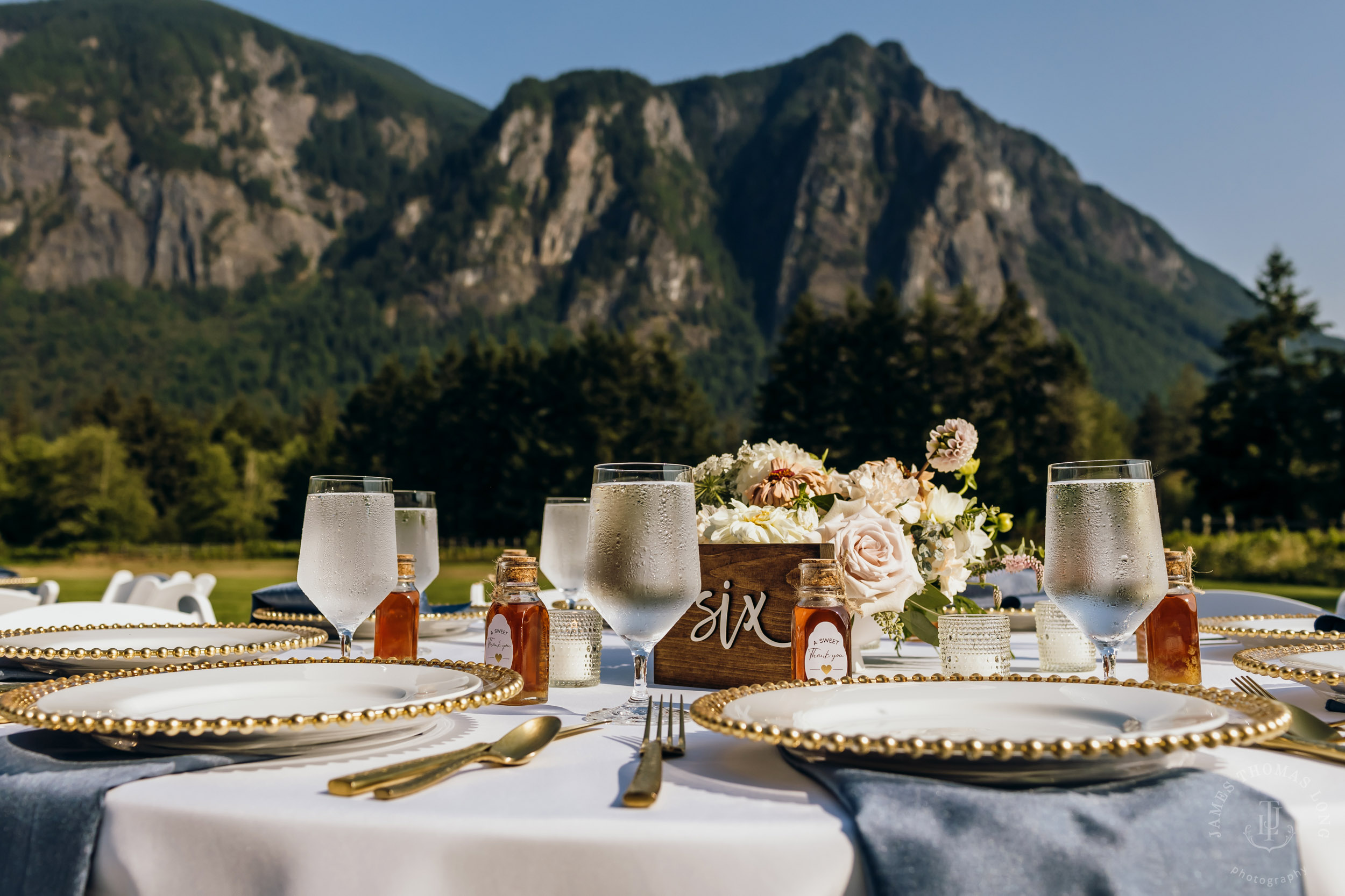 North Fork Farm Snoqualmie wedding by Snoqualmie wedding photographer James Thomas Long Photography